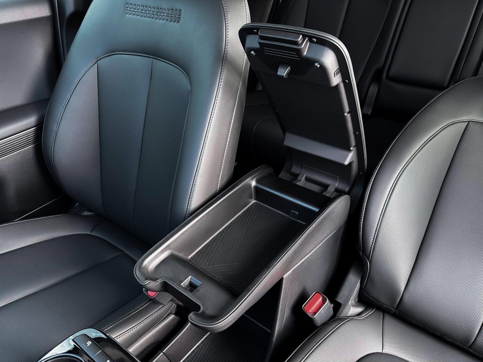 New 2026 Abyss Black Hyundai SEL image 18