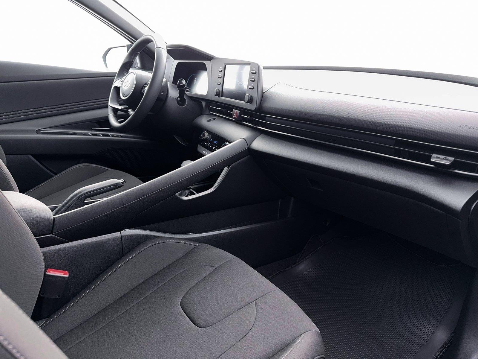 New 2026 Serenity White Hyundai SEL Sport image 15
