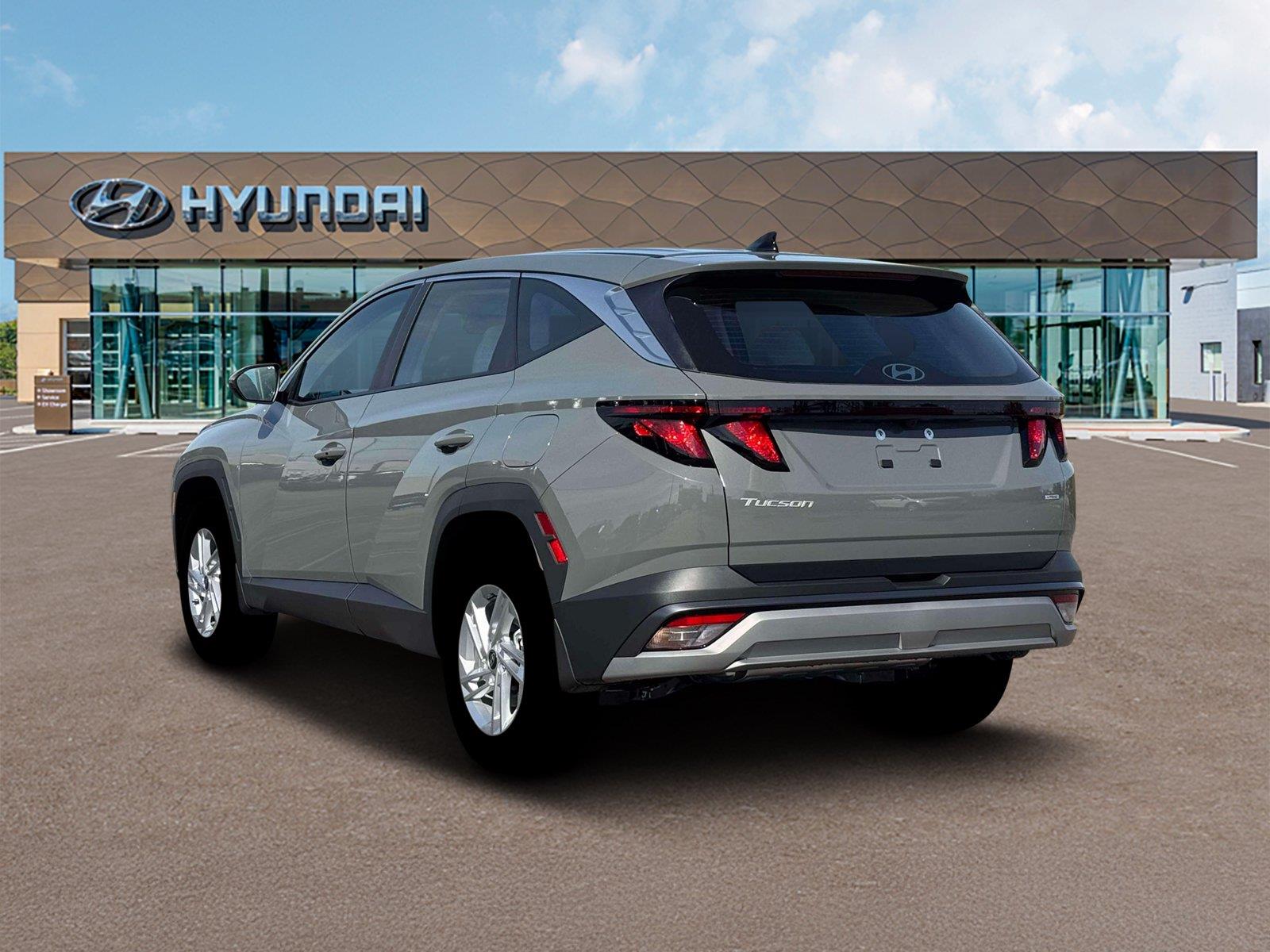 New 2026 Hampton Gray Hyundai SE image 5