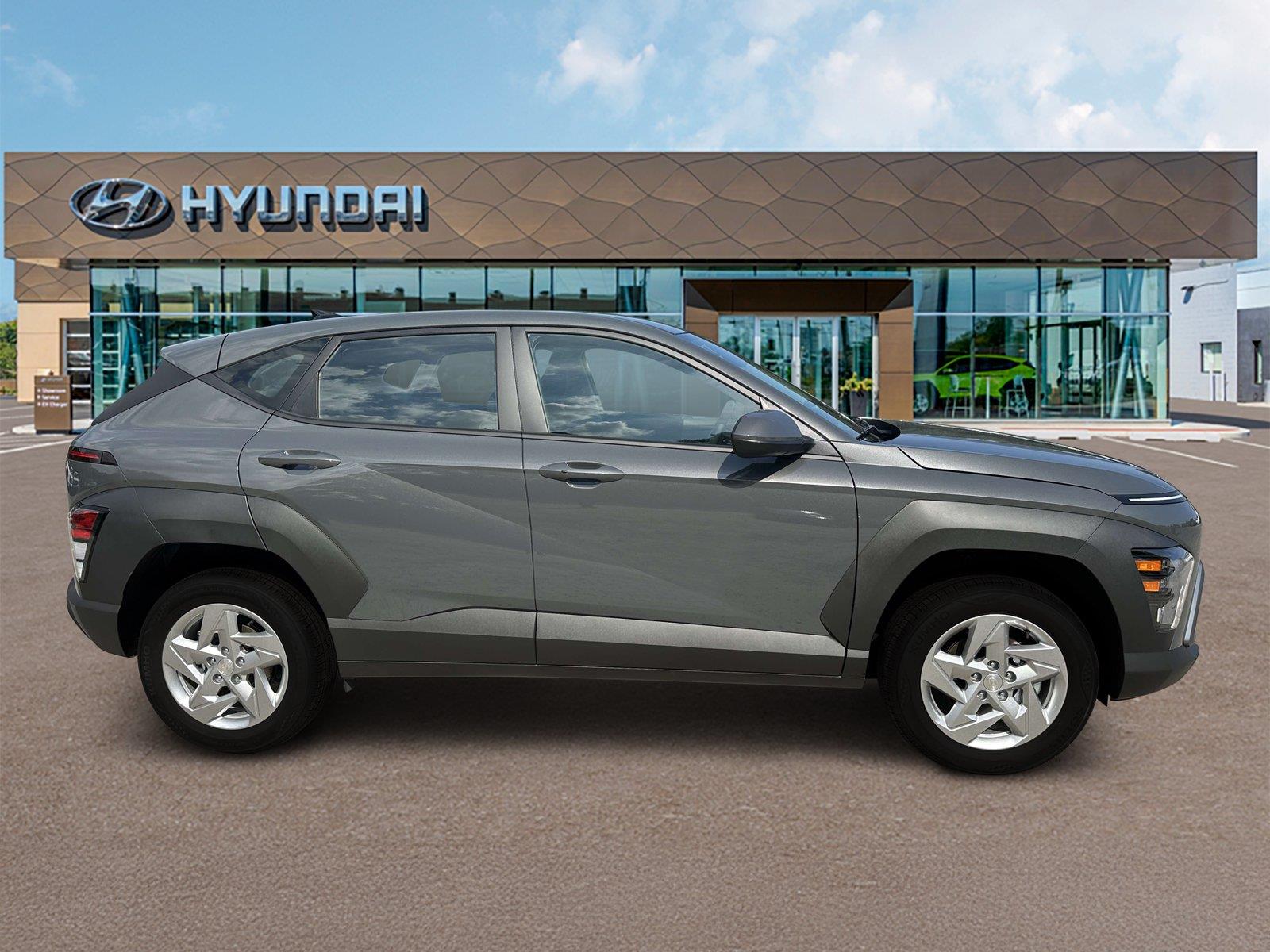 New 2027 Ecotronic Gray Pearl Hyundai SE image 9