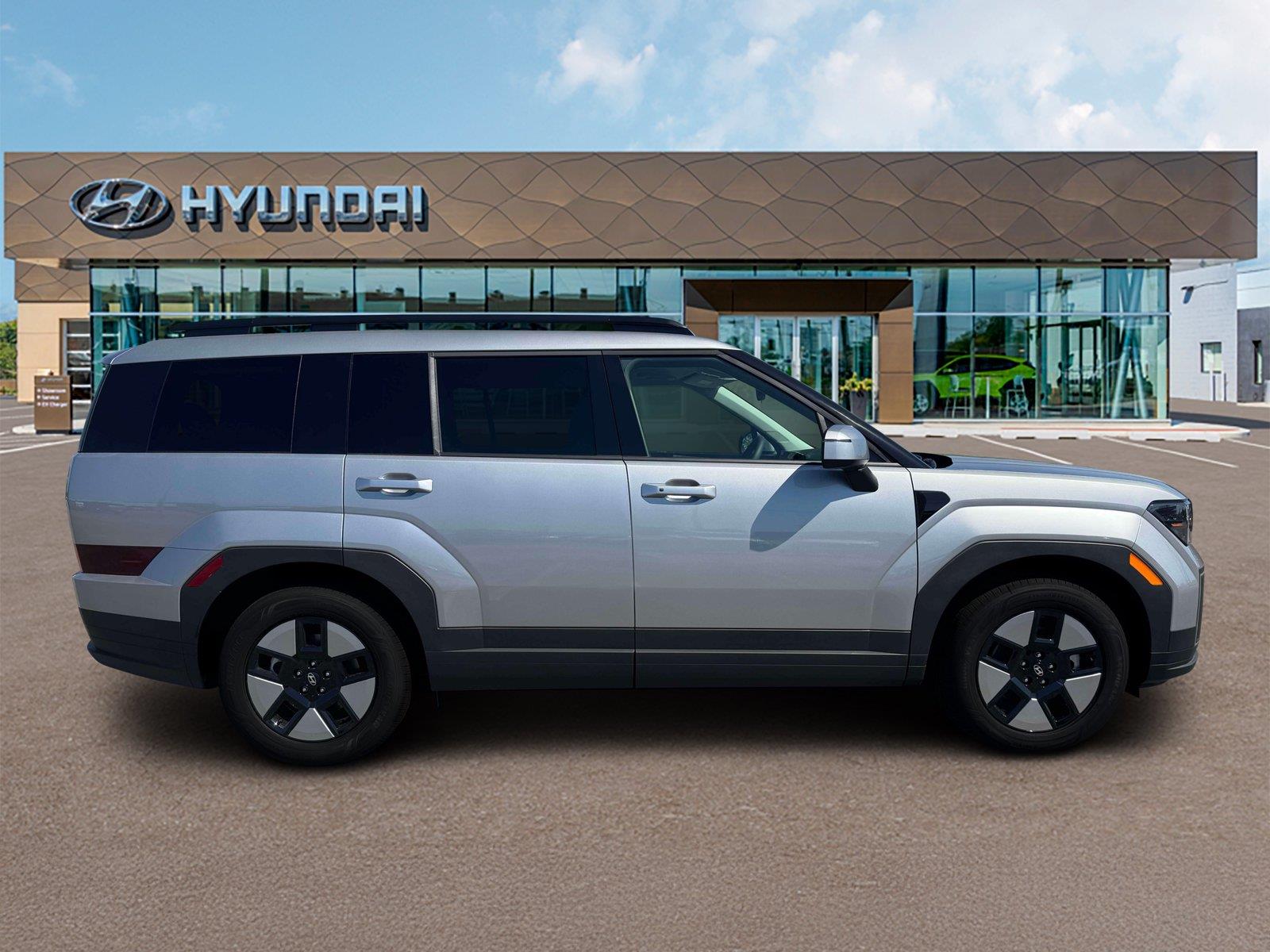 New 2027 Shimmering Silver Hyundai SEL image 9