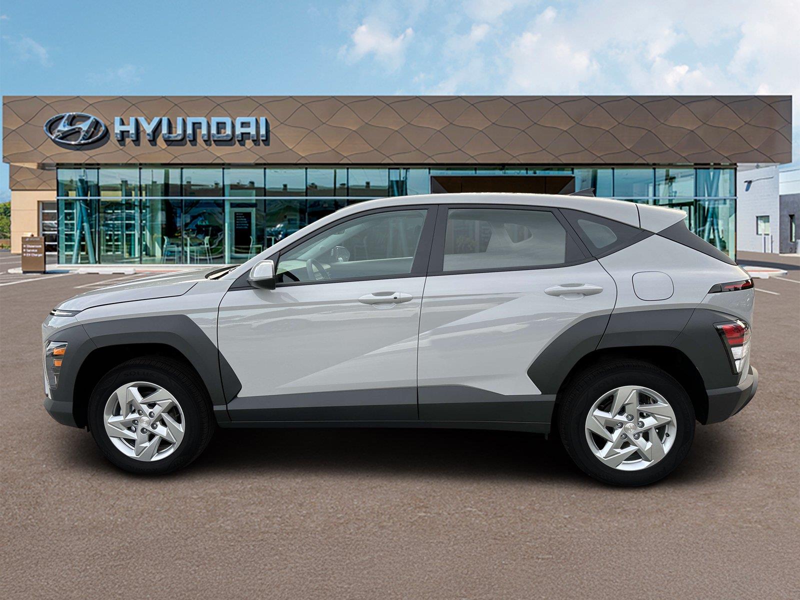 New 2027 Cyber Gray Metallic Hyundai SE image 3
