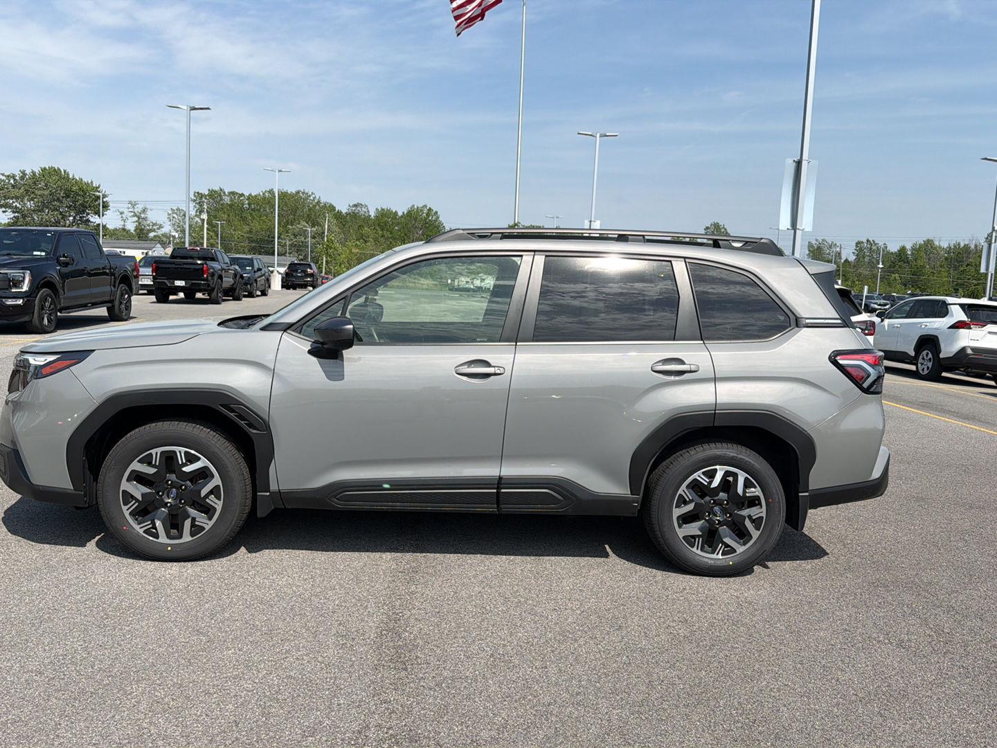 Certified Used 2025 River Rock Pearl Subaru Premium image 7