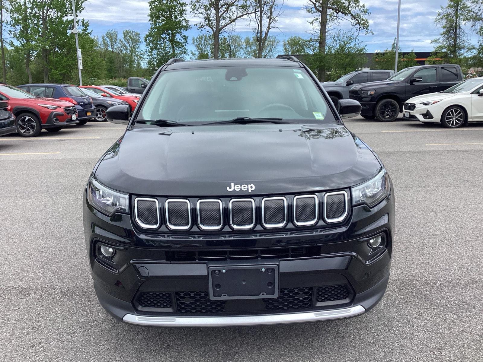 Used 2022 Diamond Black Crystal Pearlcoat Jeep Limited image 2