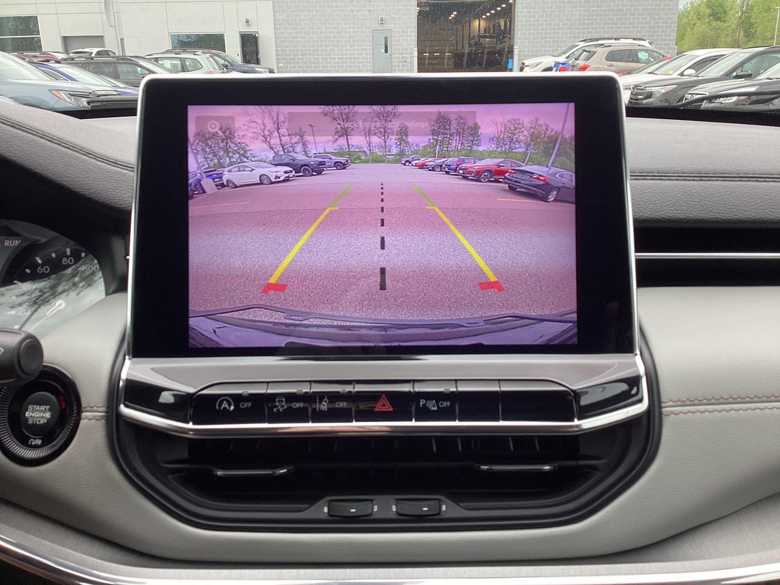 Used 2022 Diamond Black Crystal Pearlcoat Jeep Limited image 20