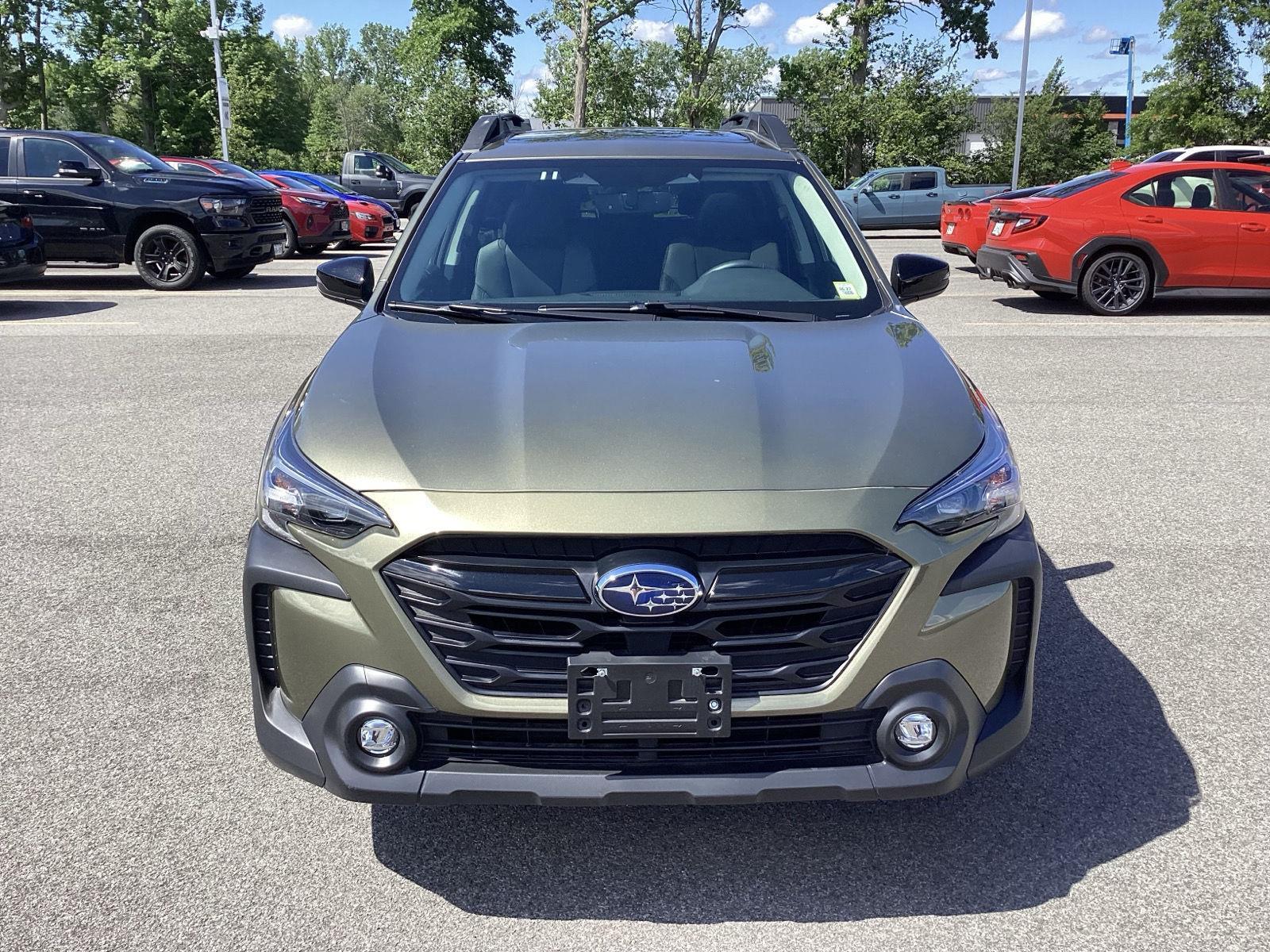 Used 2025 Autumn Green Metallic Subaru Onyx Edition image 2