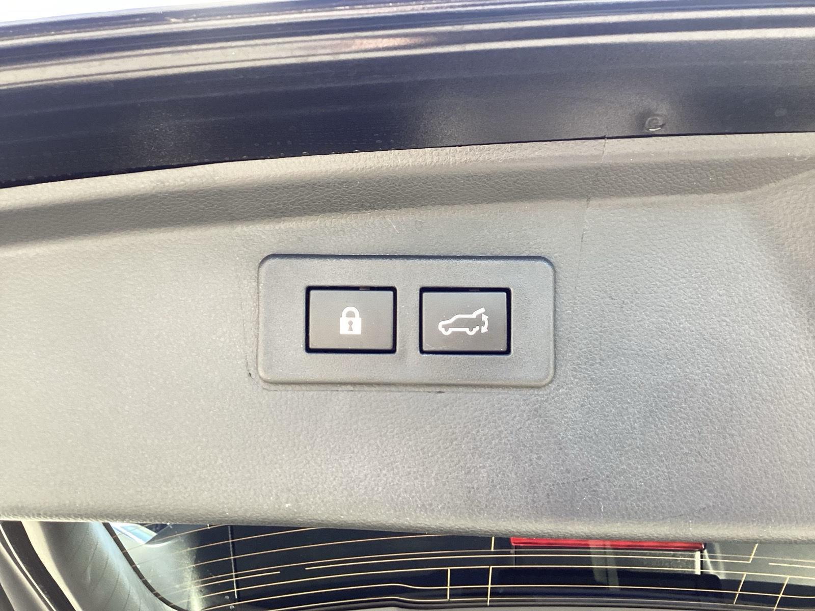 Used 2025 Crystal Black Silica Subaru Premium image 8