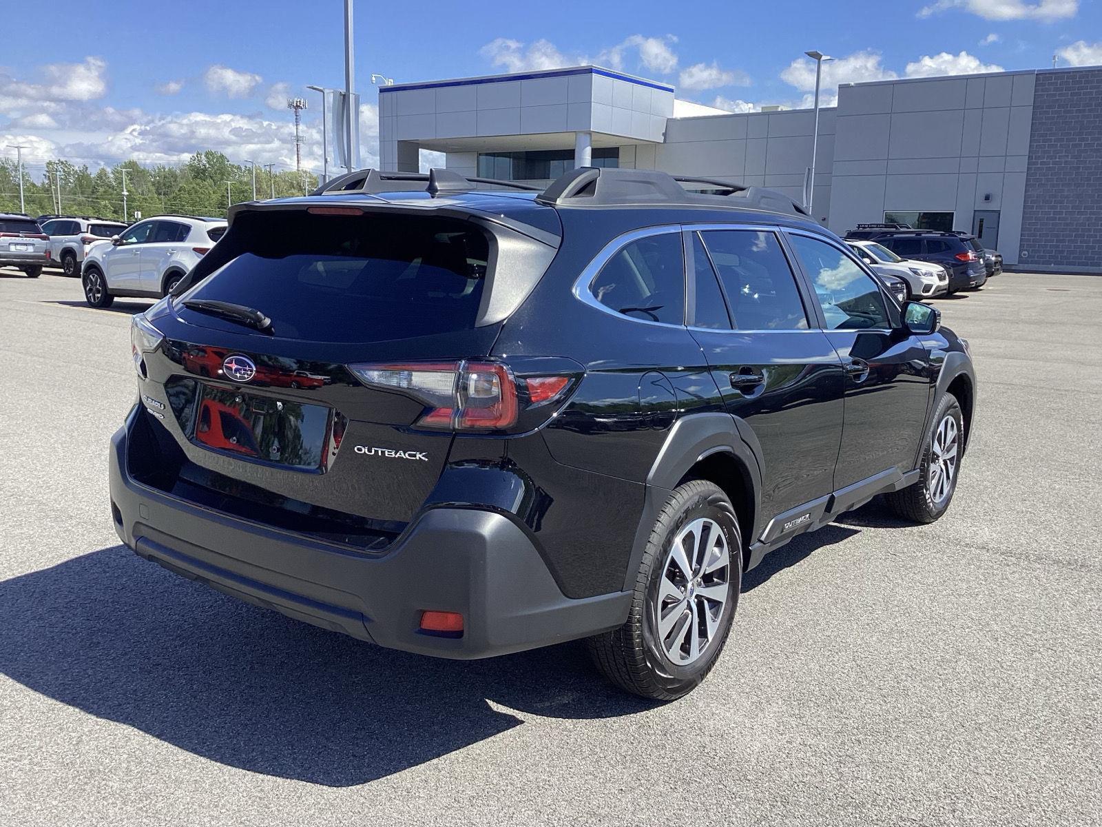 Used 2025 Crystal Black Silica Subaru Premium image 9
