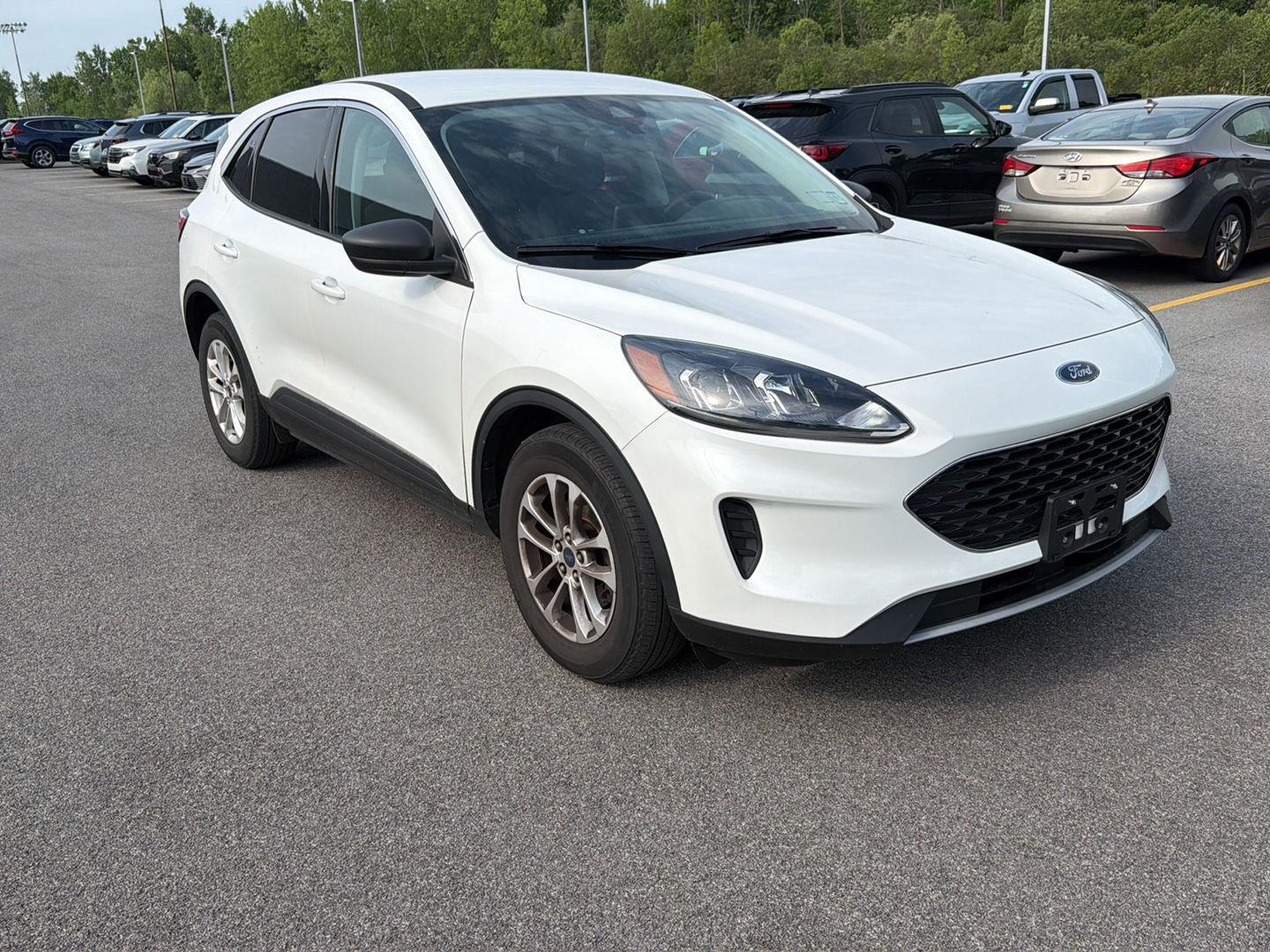 Used 2022 Star White Metallic Tri-Coat Ford SE image 2