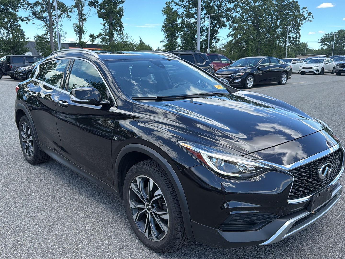 Used 2018 Malbec Black INFINITI Luxury image 2