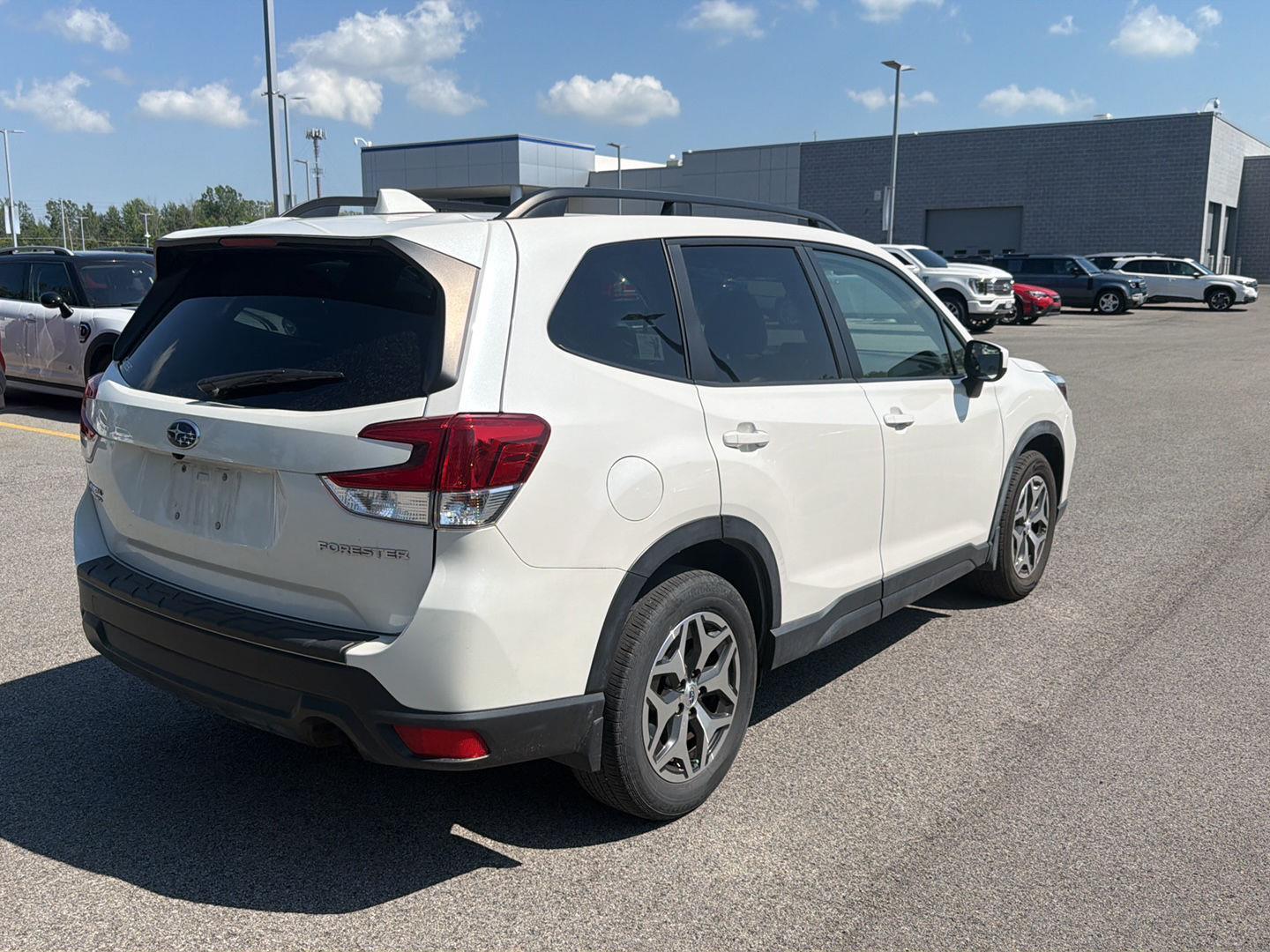 Used 2021 Crystal White Pearl Subaru Premium image 4