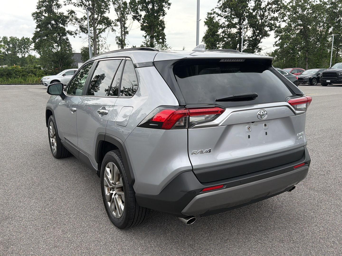 Used 2019 Silver Sky Metallic Toyota Limited image 7