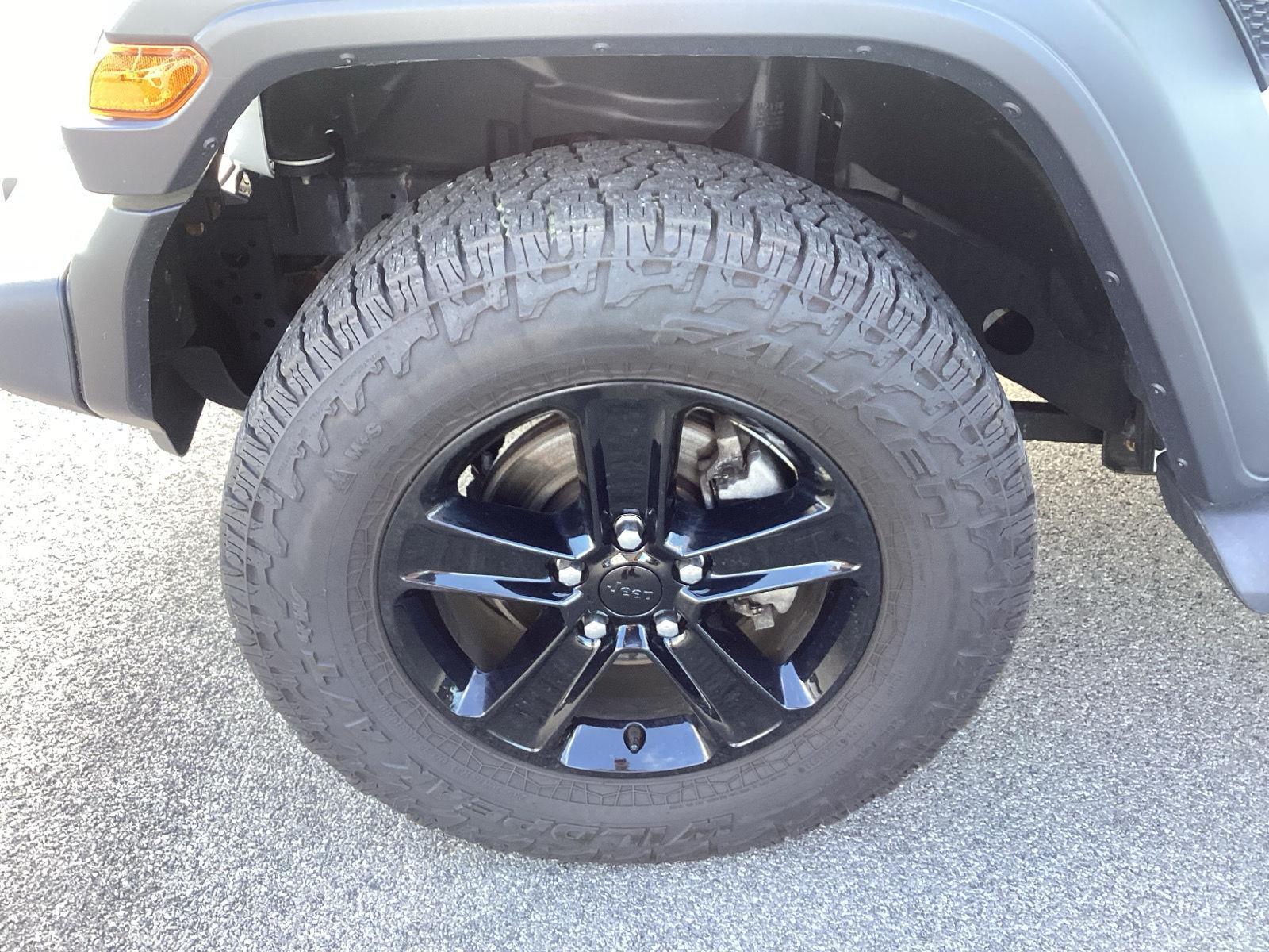 Used 2021 Bright White Clearcoat Jeep Unlimited Sport Altitude image 11