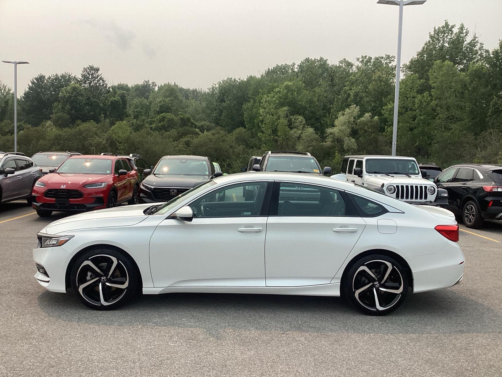 Used 2020 Platinum White Pearl Honda Sport image 4