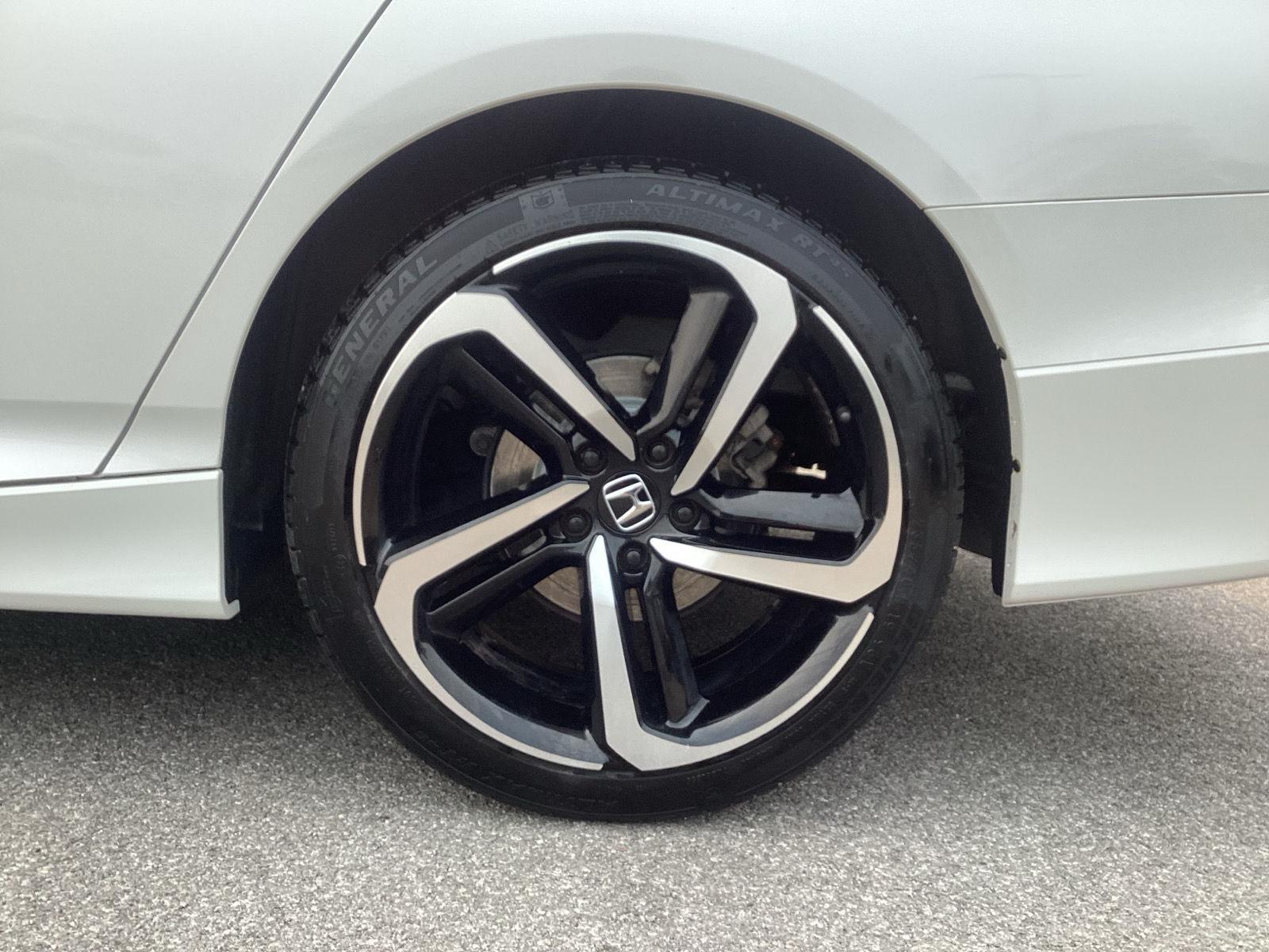 Used 2020 Platinum White Pearl Honda Sport image 8