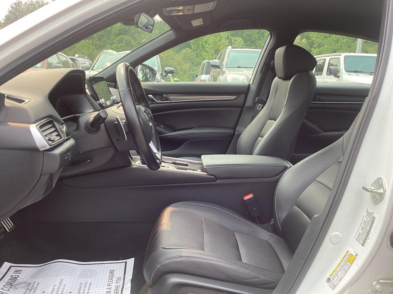 Used 2020 Platinum White Pearl Honda Sport image 10