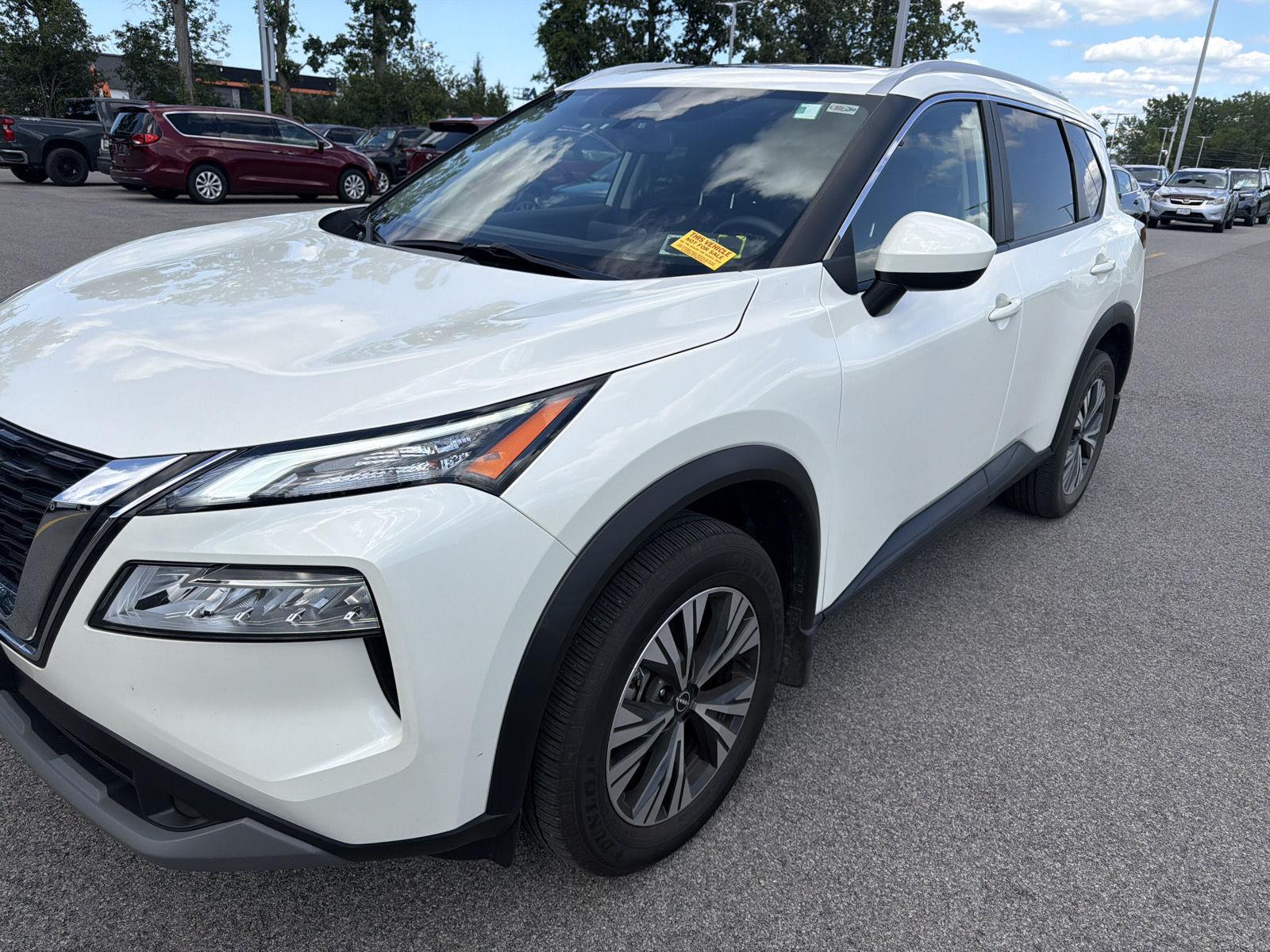 Used 2023 Pearl White Tricoat Nissan SV image 3