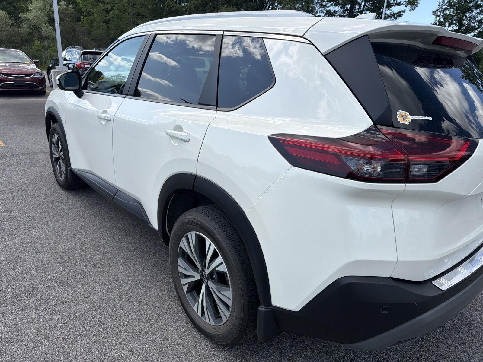 Used 2023 Pearl White Tricoat Nissan SV image 5