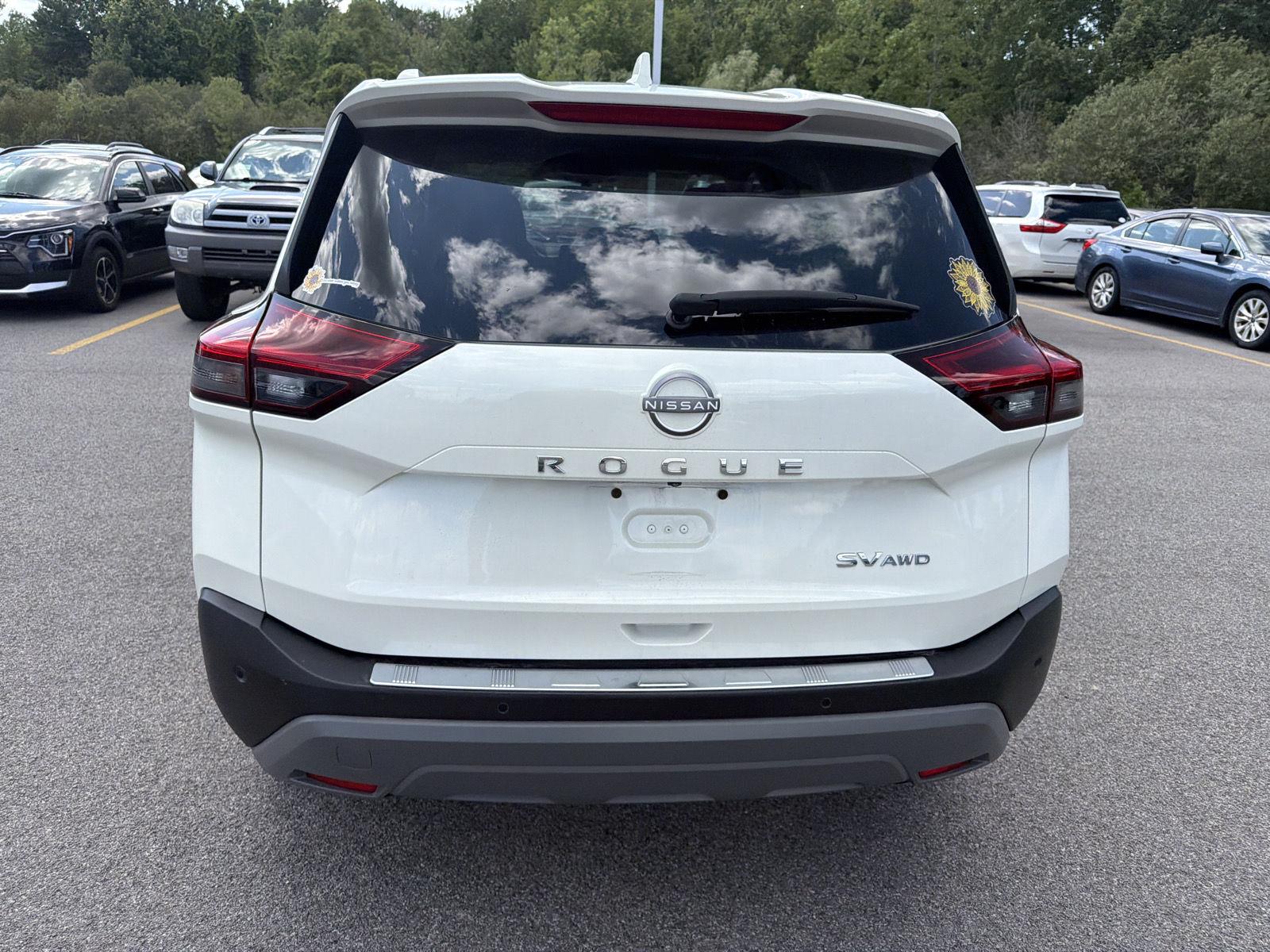Used 2023 Pearl White Tricoat Nissan SV image 6