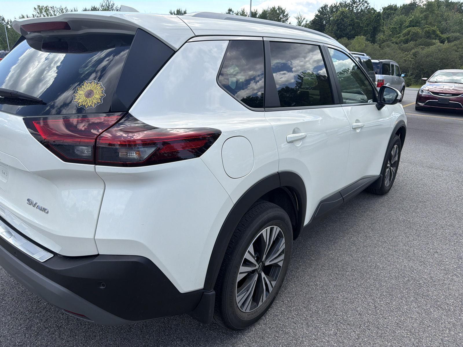 Used 2023 Pearl White Tricoat Nissan SV image 7