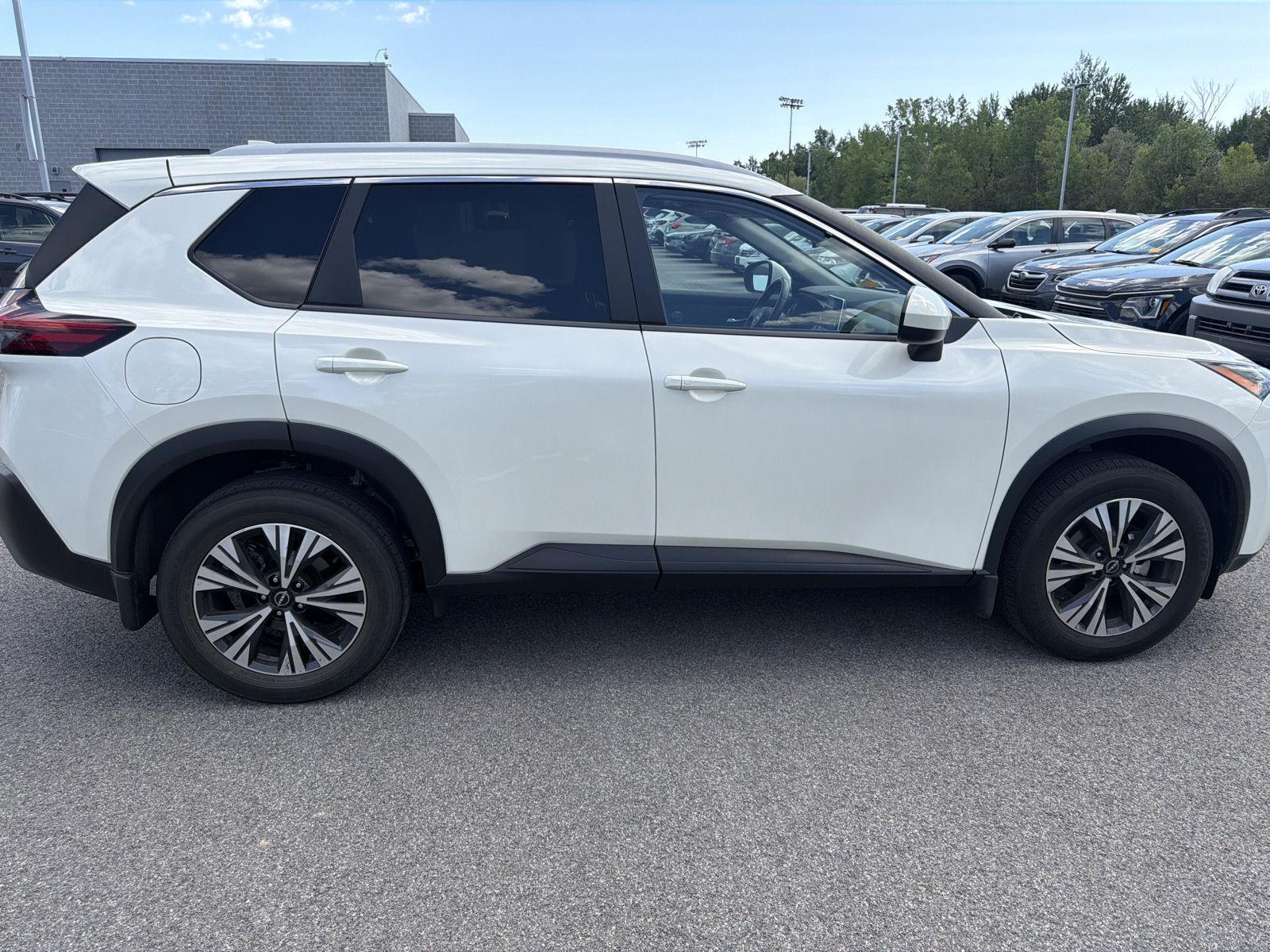 Used 2023 Pearl White Tricoat Nissan SV image 8