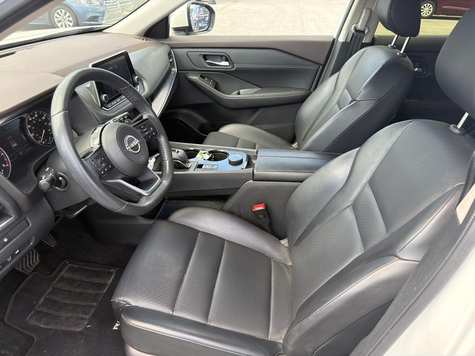 Used 2023 Pearl White Tricoat Nissan SV image 13