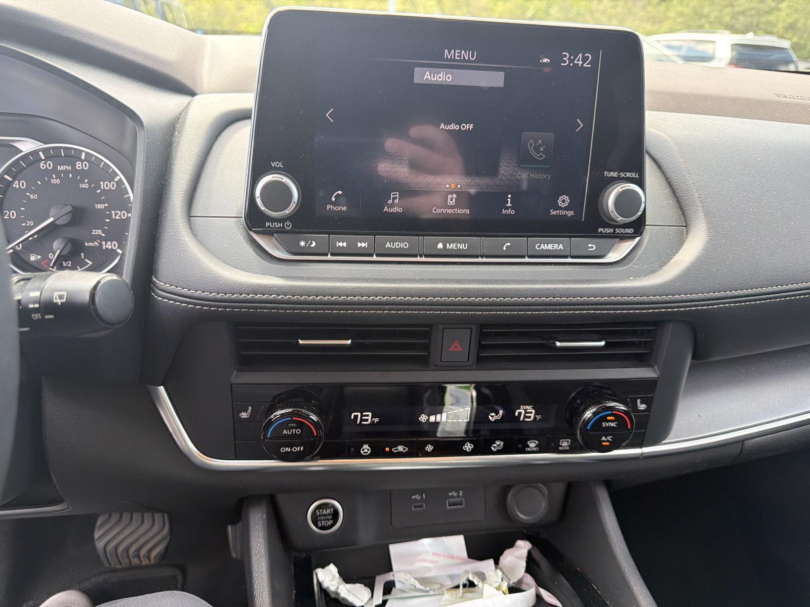 Used 2023 Pearl White Tricoat Nissan SV image 16