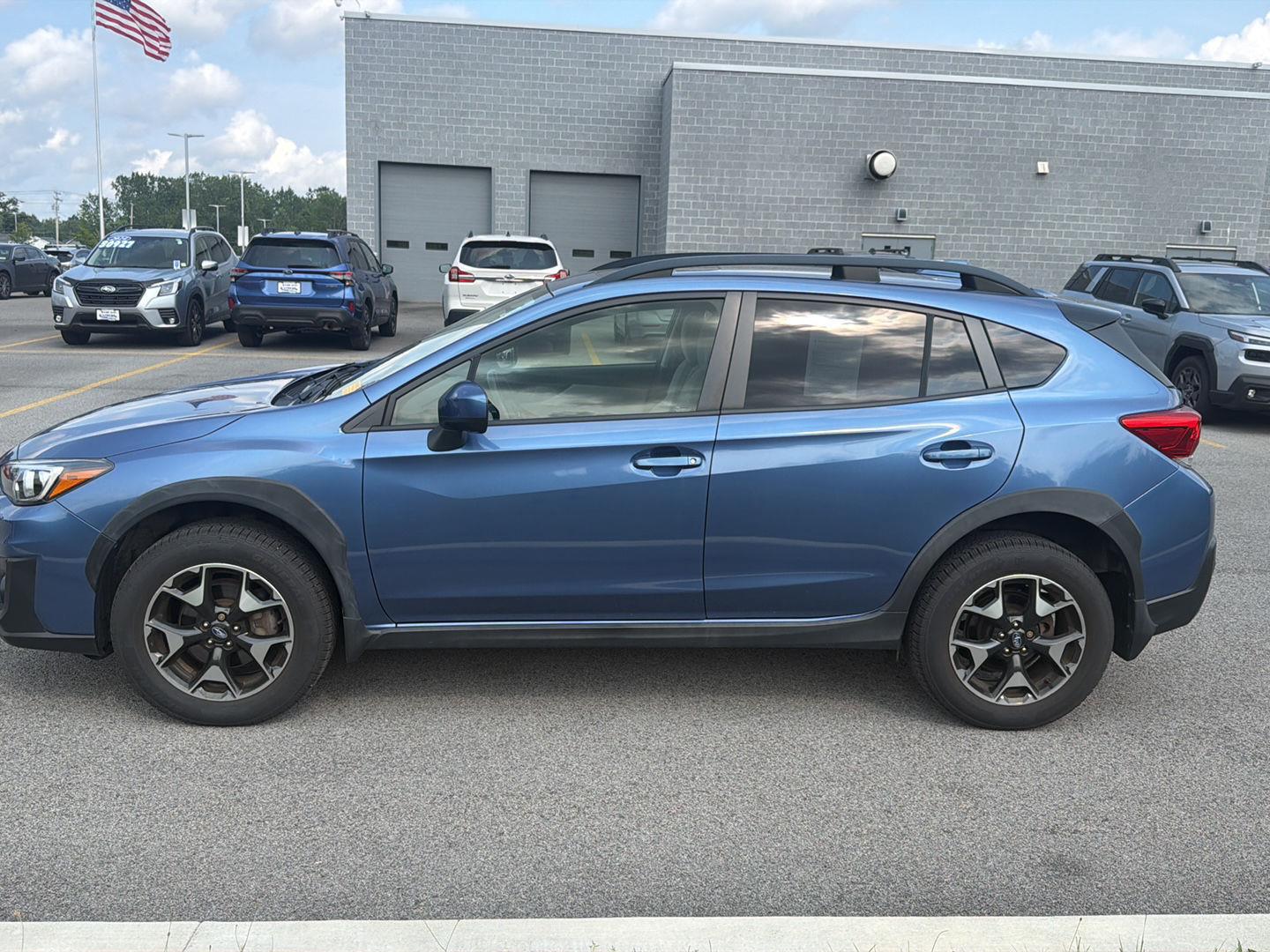 Used 2019 Quartz Blue Pearl Subaru Premium image 7