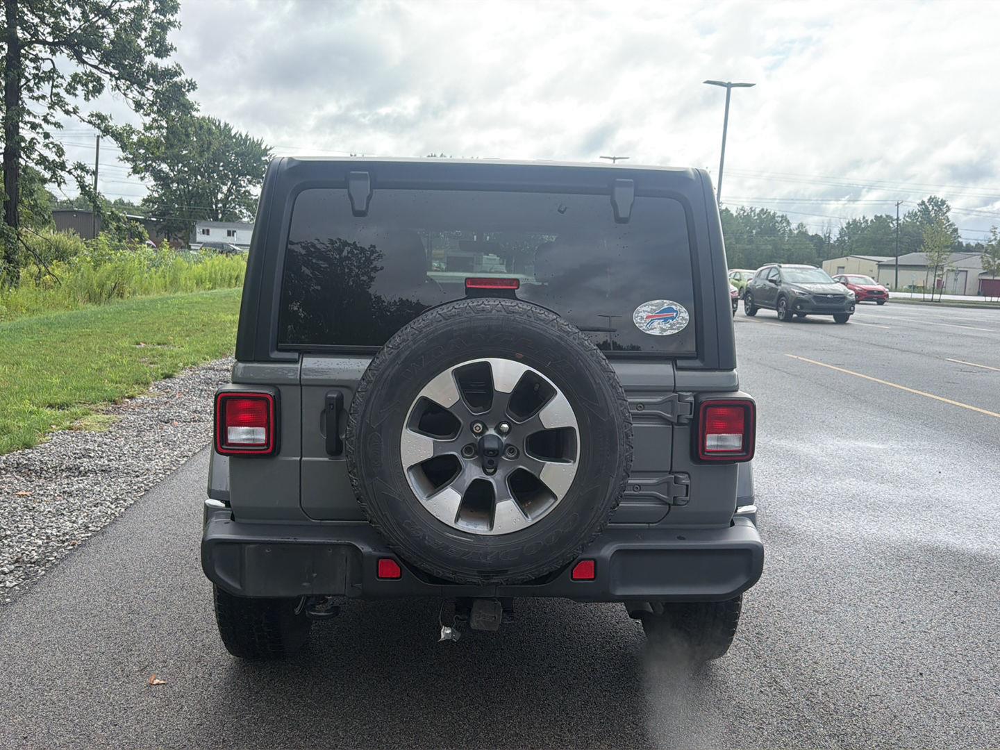 Used 2023 Sting-Gray Clearcoat Jeep Sahara image 5