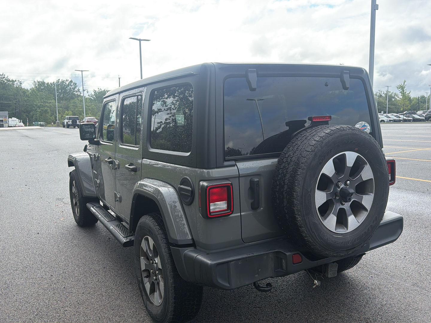 Used 2023 Sting-Gray Clearcoat Jeep Sahara image 6