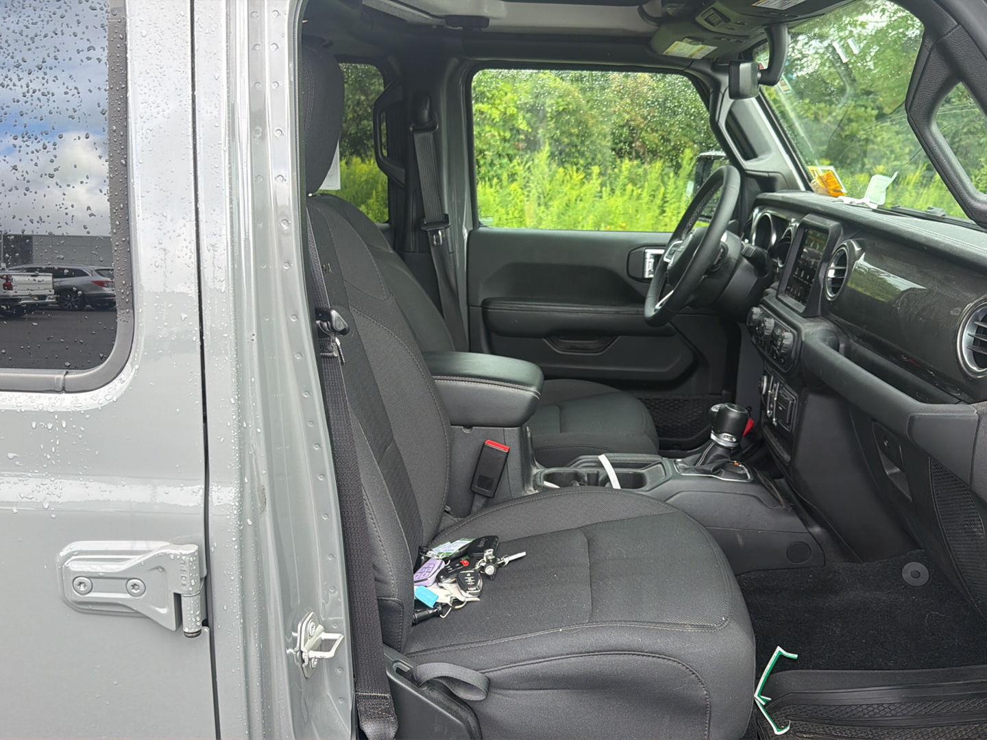 Used 2023 Sting-Gray Clearcoat Jeep Sahara image 18