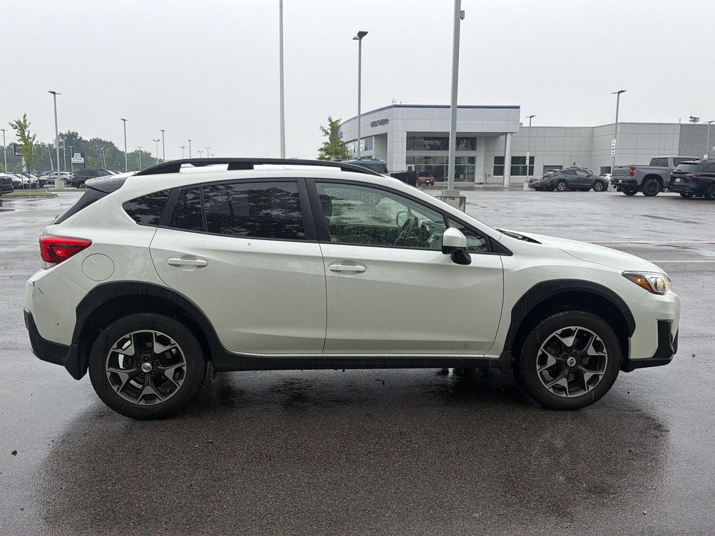 Used 2018 Crystal White Pearl Subaru Premium image 3