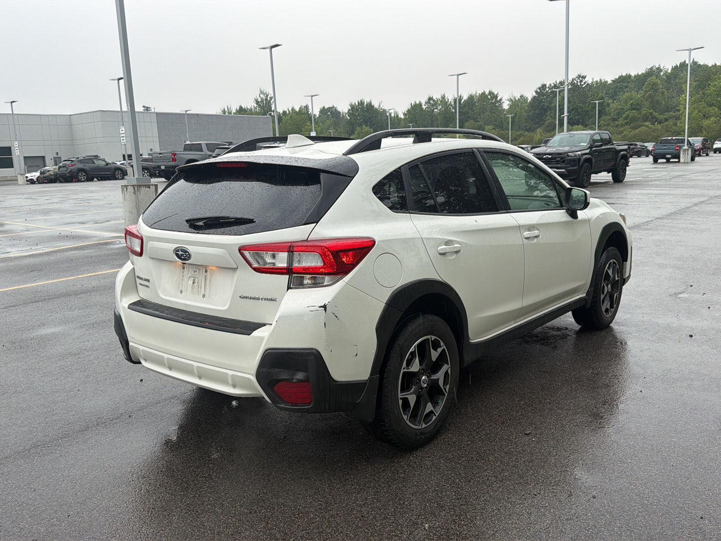 Used 2018 Crystal White Pearl Subaru Premium image 4