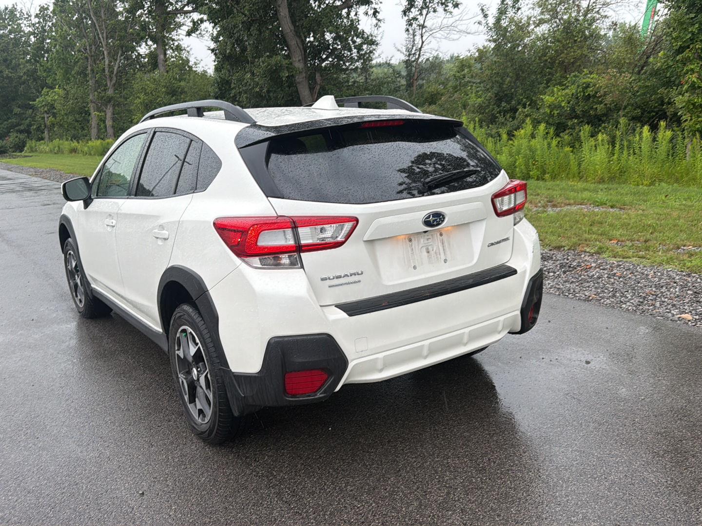 Used 2018 Crystal White Pearl Subaru Premium image 6