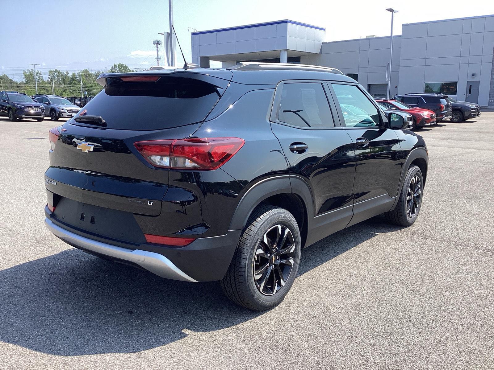 Used 2022 Mosaic Black Metallic Chevrolet LT image 9