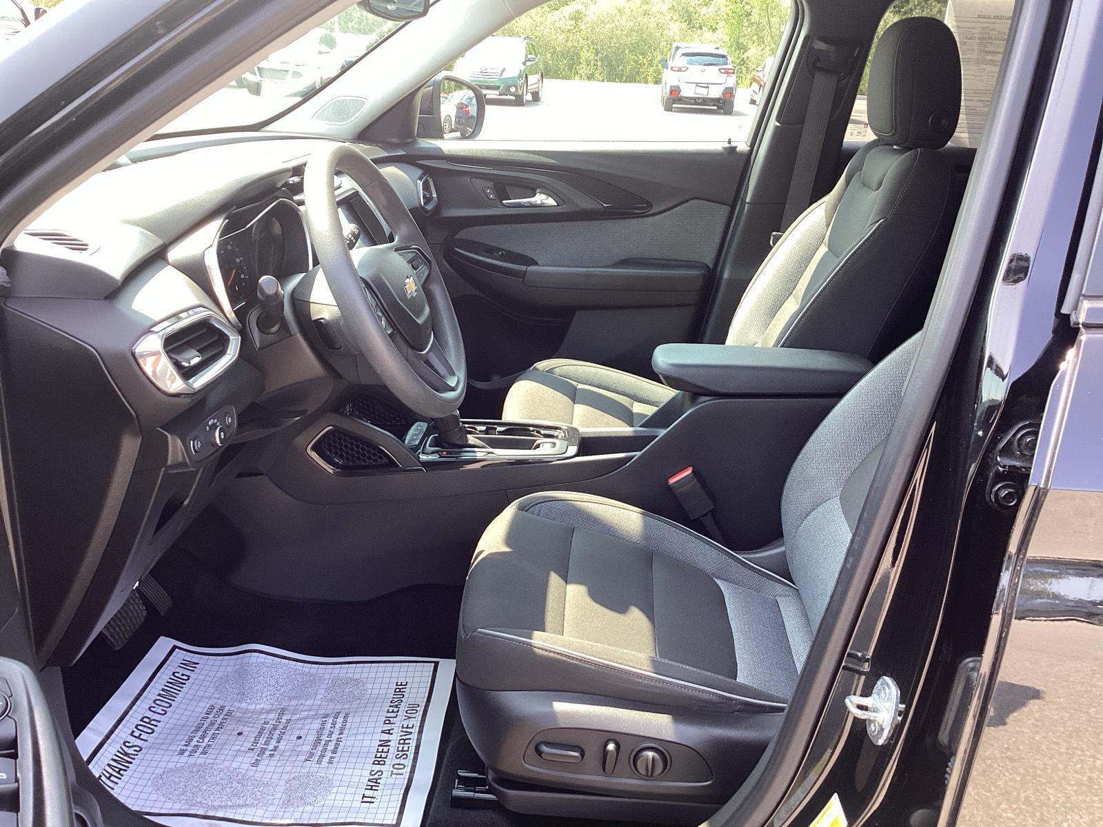 Used 2022 Mosaic Black Metallic Chevrolet LT image 15