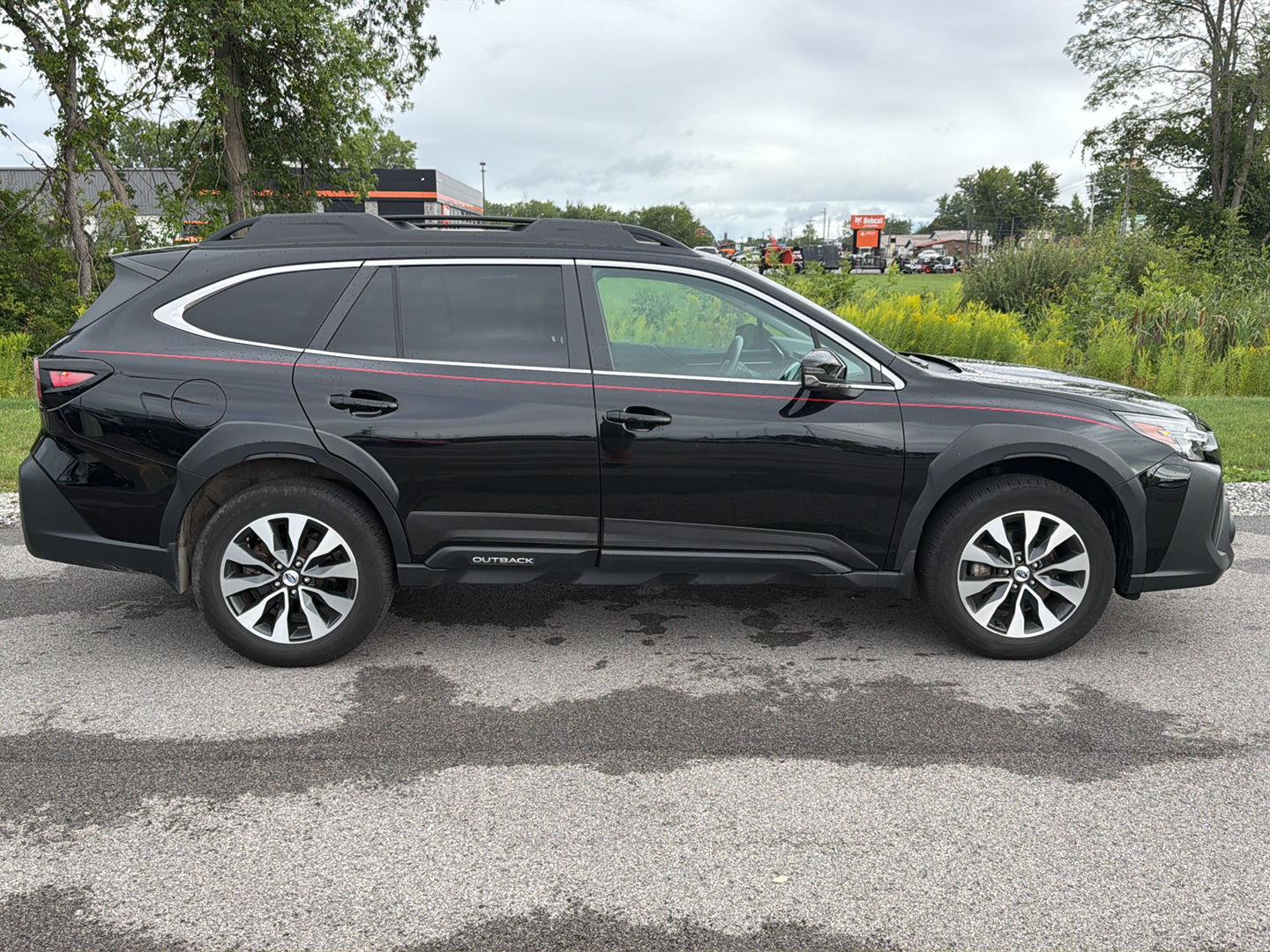 Used 2024 Crystal Black Silica Subaru Limited image 3