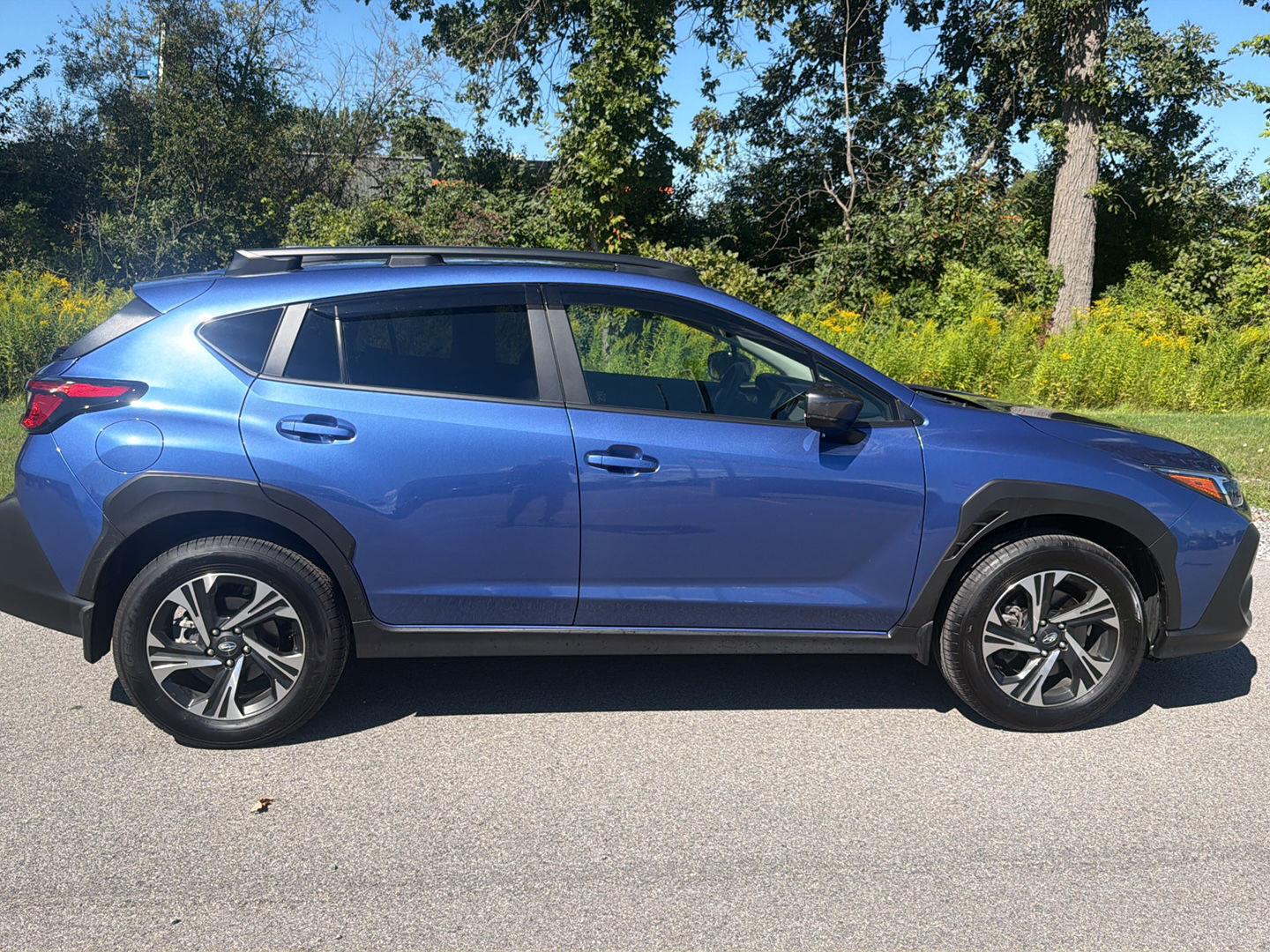 Certified Used 2025 Daybreak Blue Pearl Subaru Premium image 3