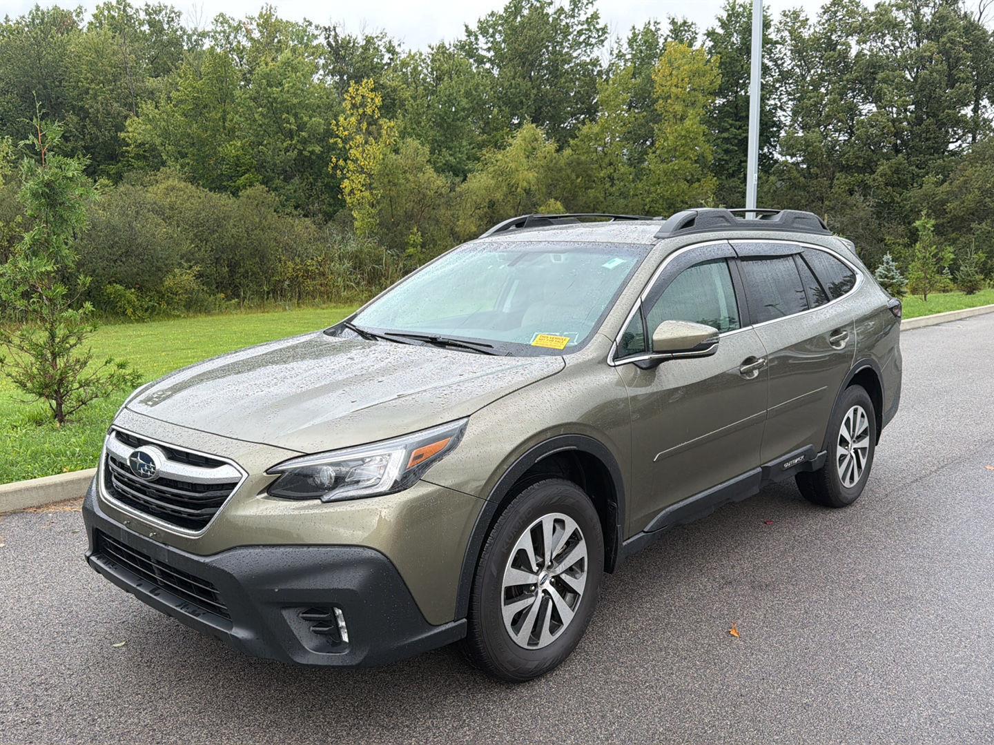 Used 2022 Autumn Green Metallic Subaru Premium image 8