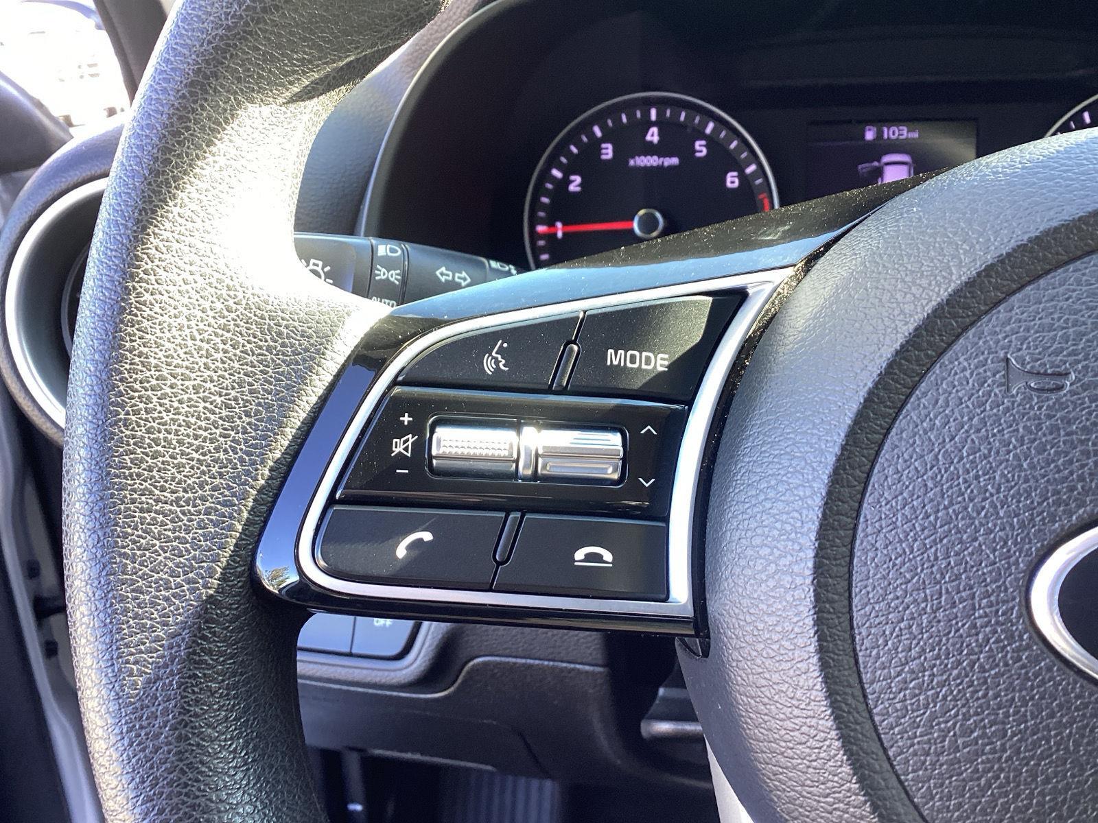 Used 2020 Silky Silver Kia LXS image 18