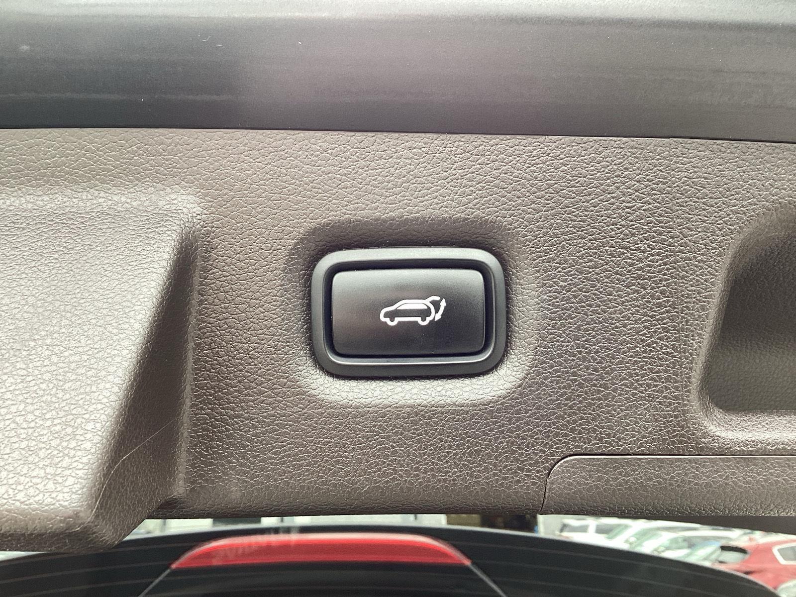Used 2020 Twilight Black Hyundai SEL image 8