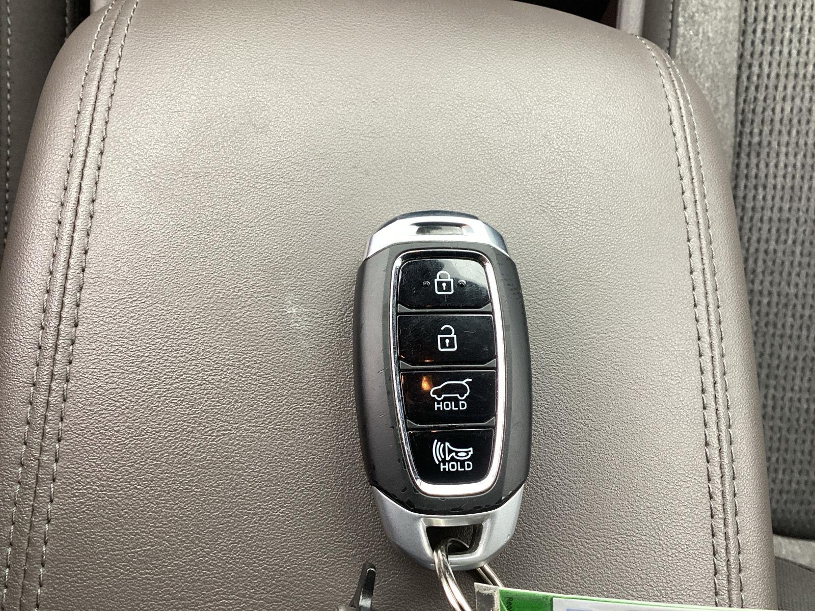 Used 2020 Twilight Black Hyundai SEL image 28