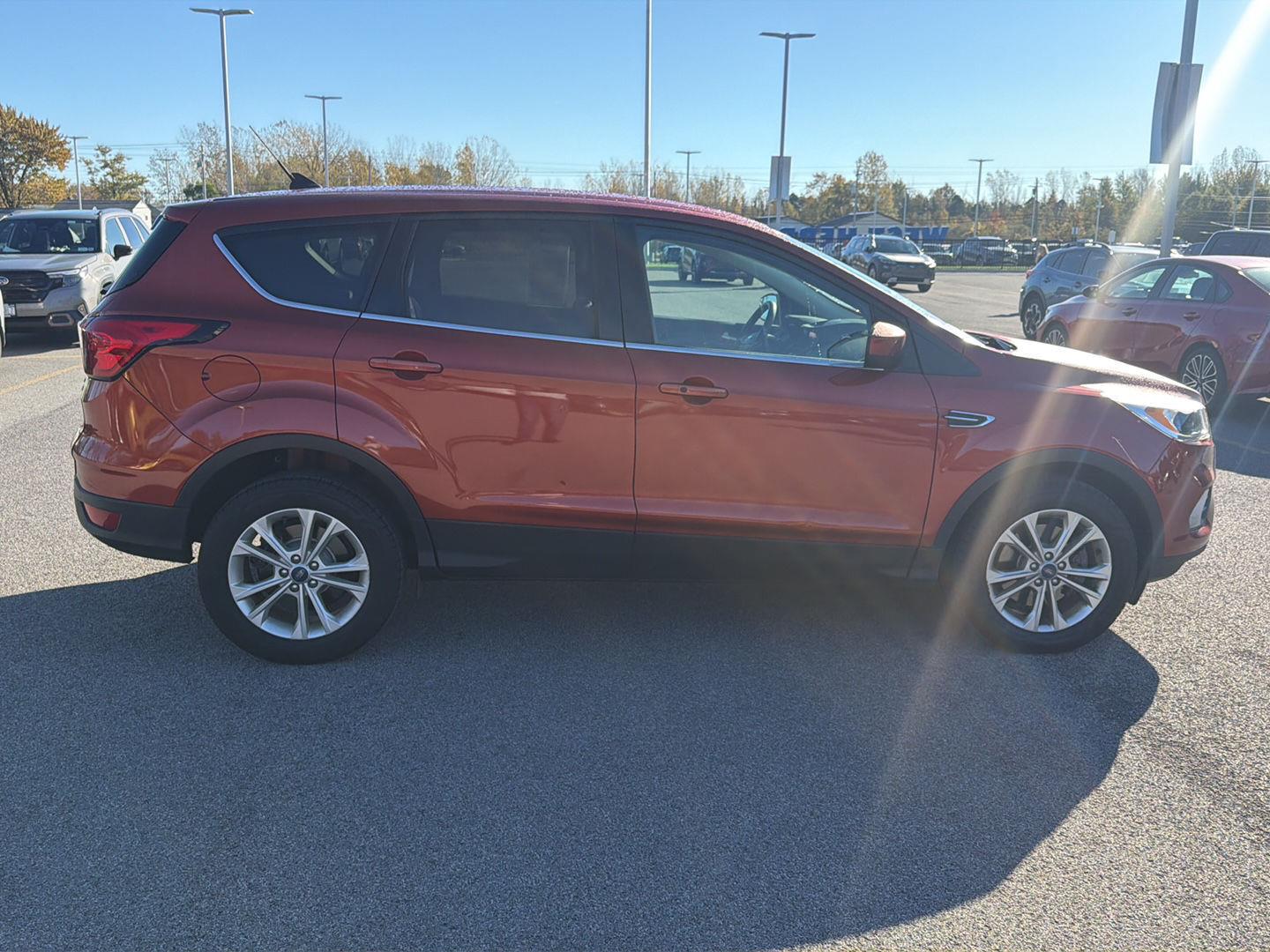 Used 2019 Sedona Orange Ford SE image 2
