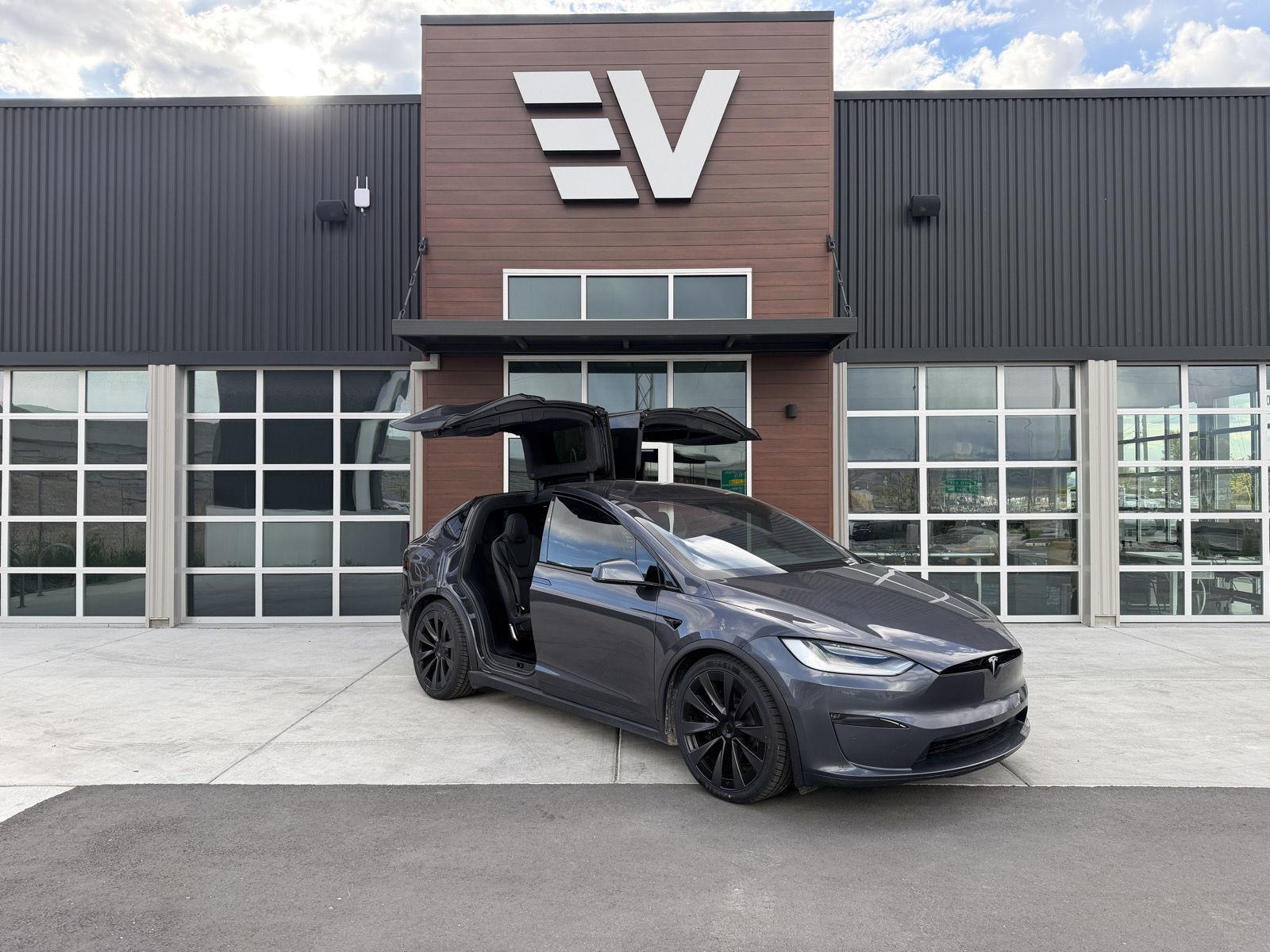 2022 Tesla Model X Plaid's photo