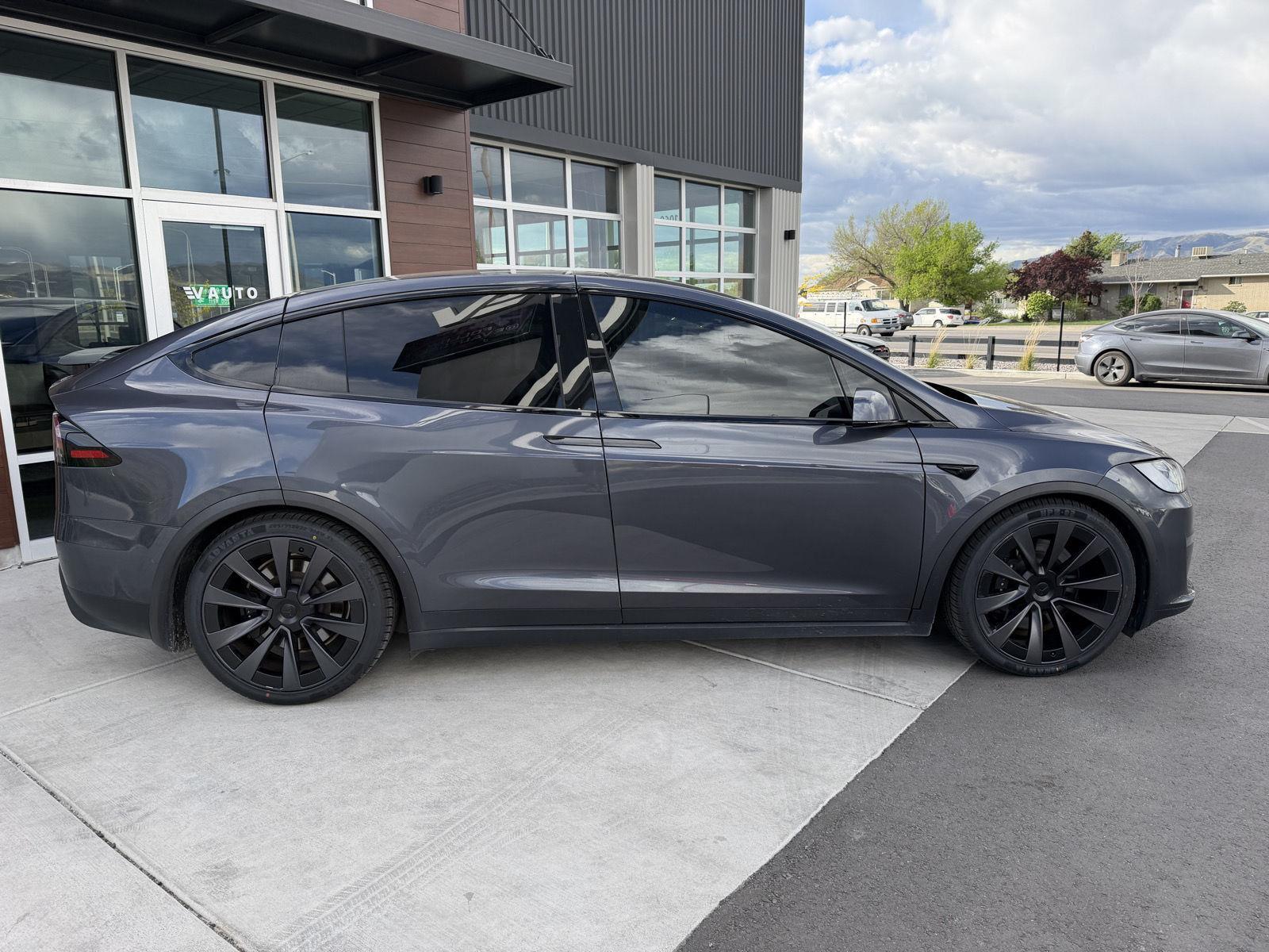 2022 Tesla Model X Plaid - Photo 9