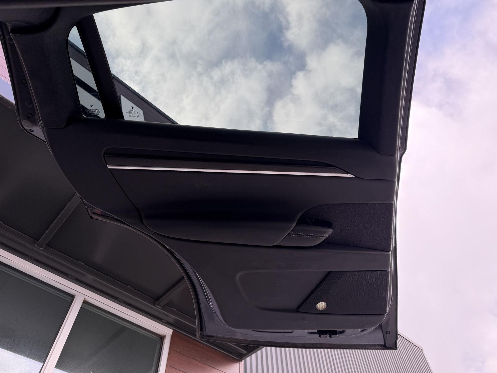 2022 Tesla Model X Plaid - Photo 14