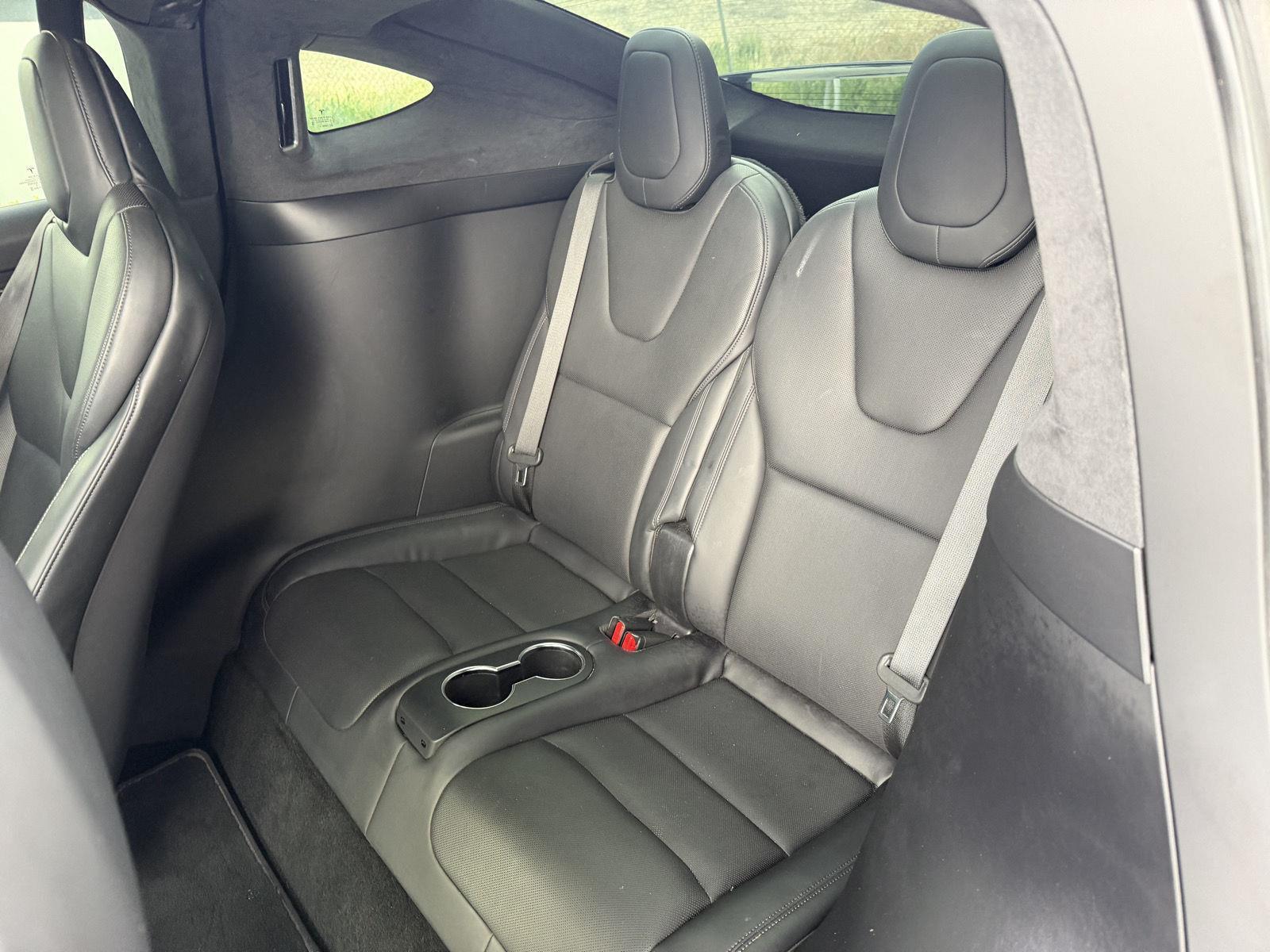 2022 Tesla Model X Plaid - Photo 17