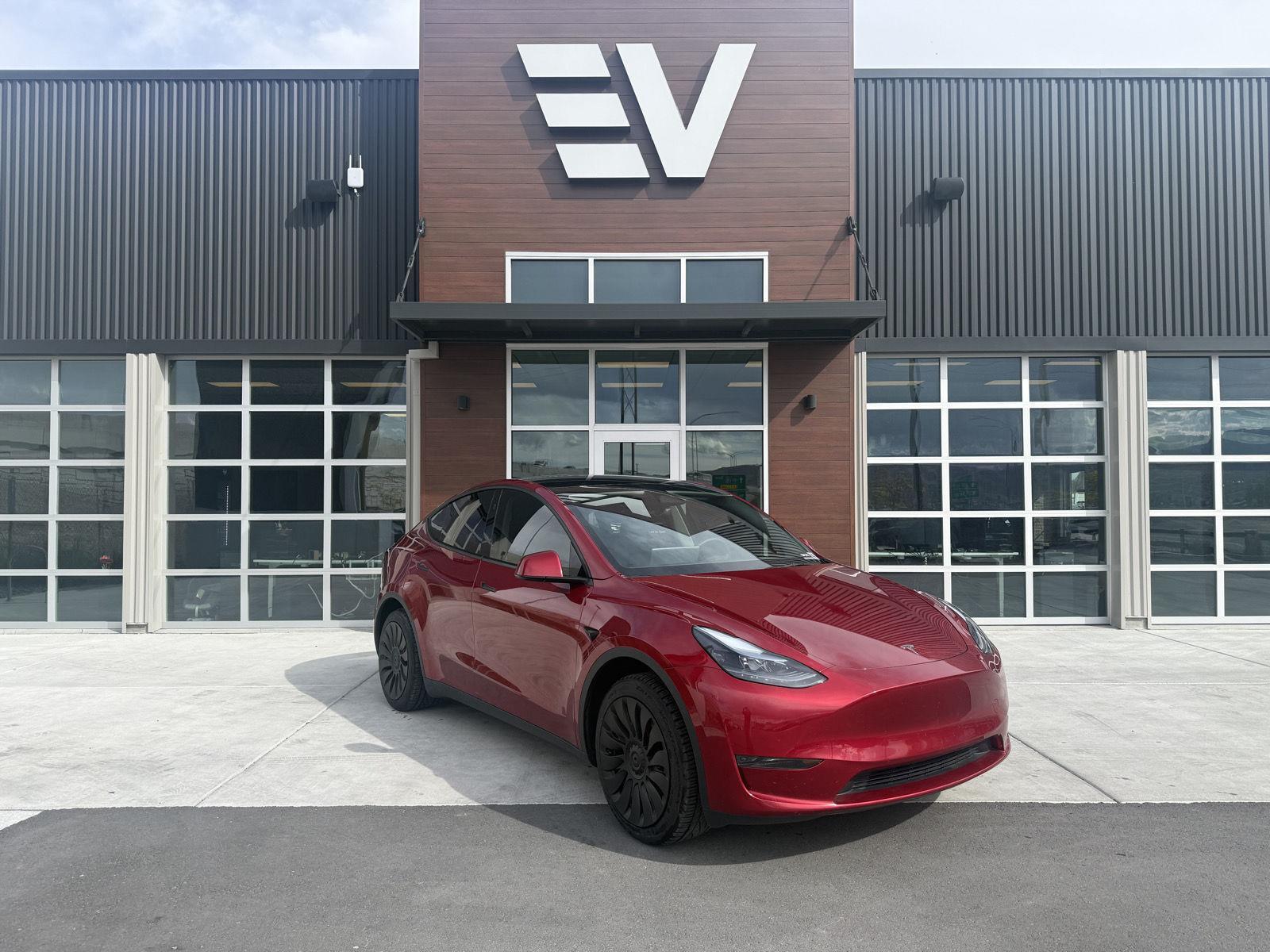 2024 Tesla Model Y Long Range Rear Wheel Drive's photo