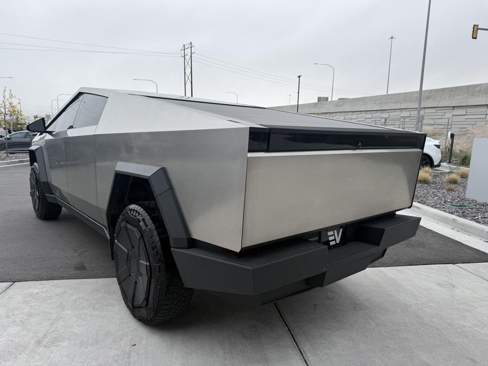 2024 Tesla Cybertruck Cyberbeast - Photo 7