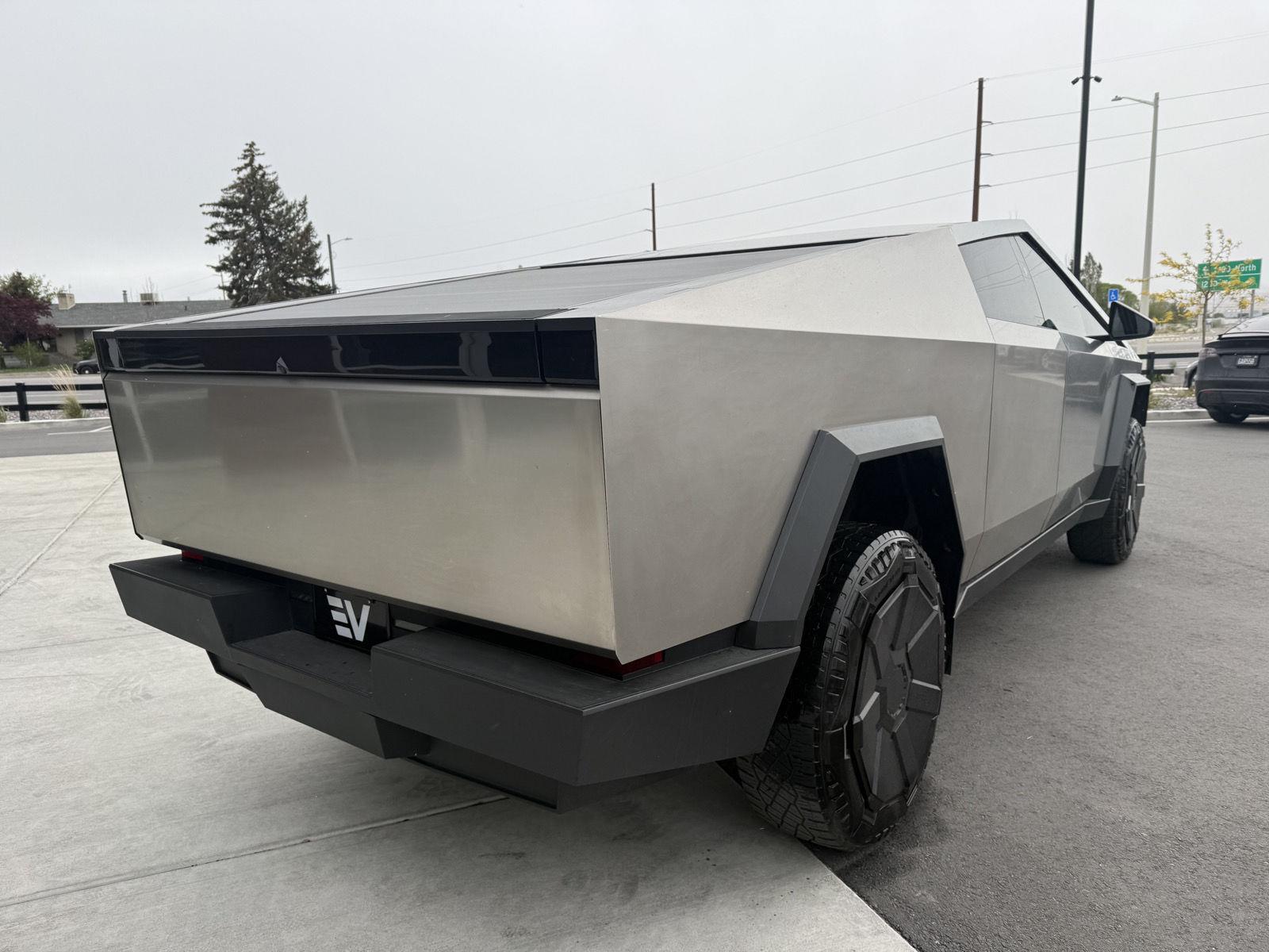 2024 Tesla Cybertruck Cyberbeast - Photo 9
